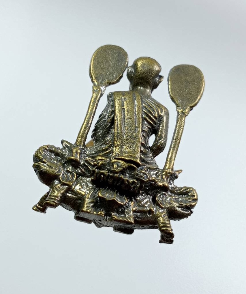 ก861 รูปหล่อ หลวงพ่อเงิน บางคลาน นั่งช้าง วัดท้ายน้ำ จ.พิจิตร ปี2556