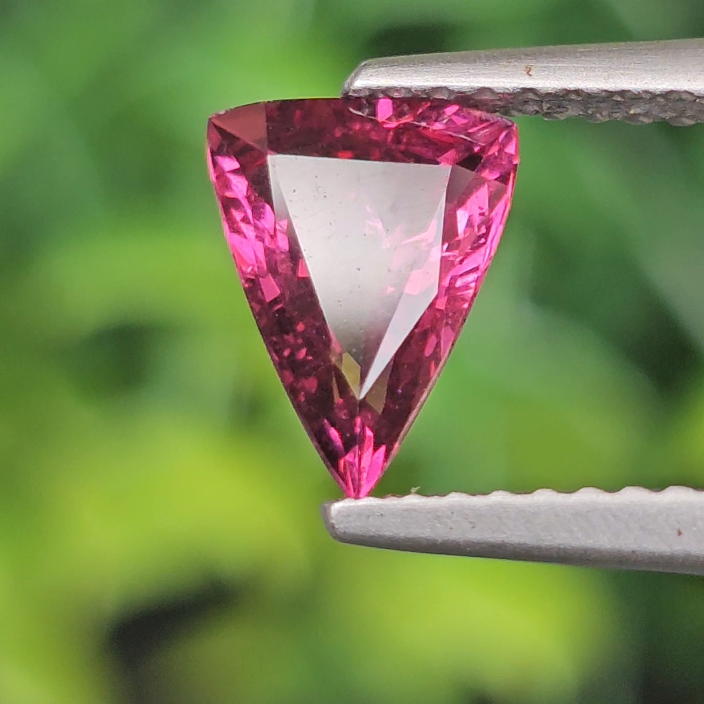 พลอย อุมบาไลต์ การ์เน็ต Umbalite Garnet 1.10 กะรัต (Cts.) ดิบ Unheated ลอยแท้ อัญมณีมงคลประจําวันเกิด เครื่องประดับพลอย