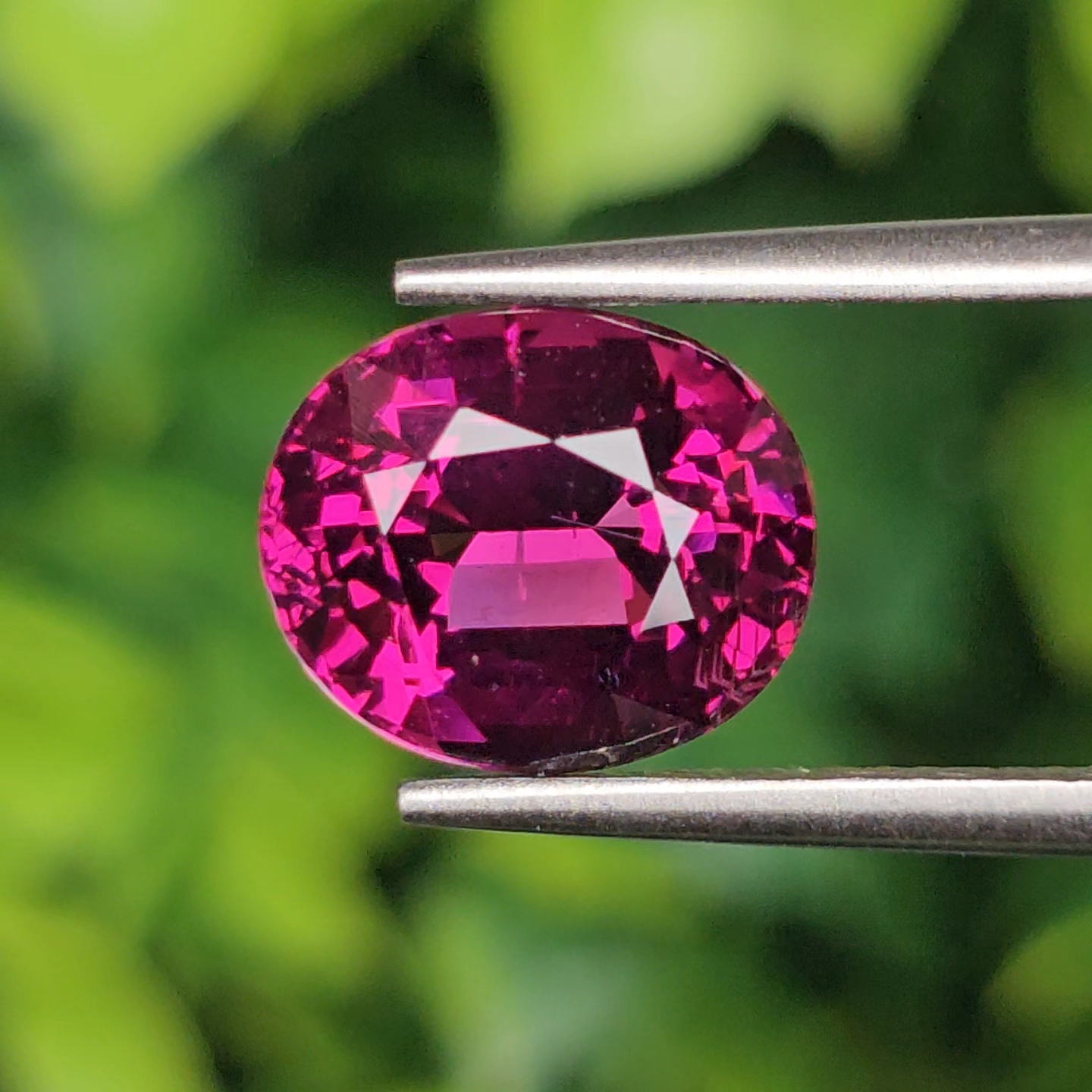 พลอย โรโดไลต์ กาเน็ท Rhodolite Garnet 4.50 กะรัต Cts.พลอยแท้ อัญมณีมงคลประจําวันเกิด เครื่องประดับพลอย