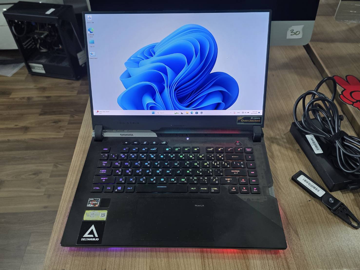 Asus ROG Strix Scar17 (Ryzen9 5900HX/32GB/1TB*2/VGA3080 Laptop 16GB)+Adapter+Keystone