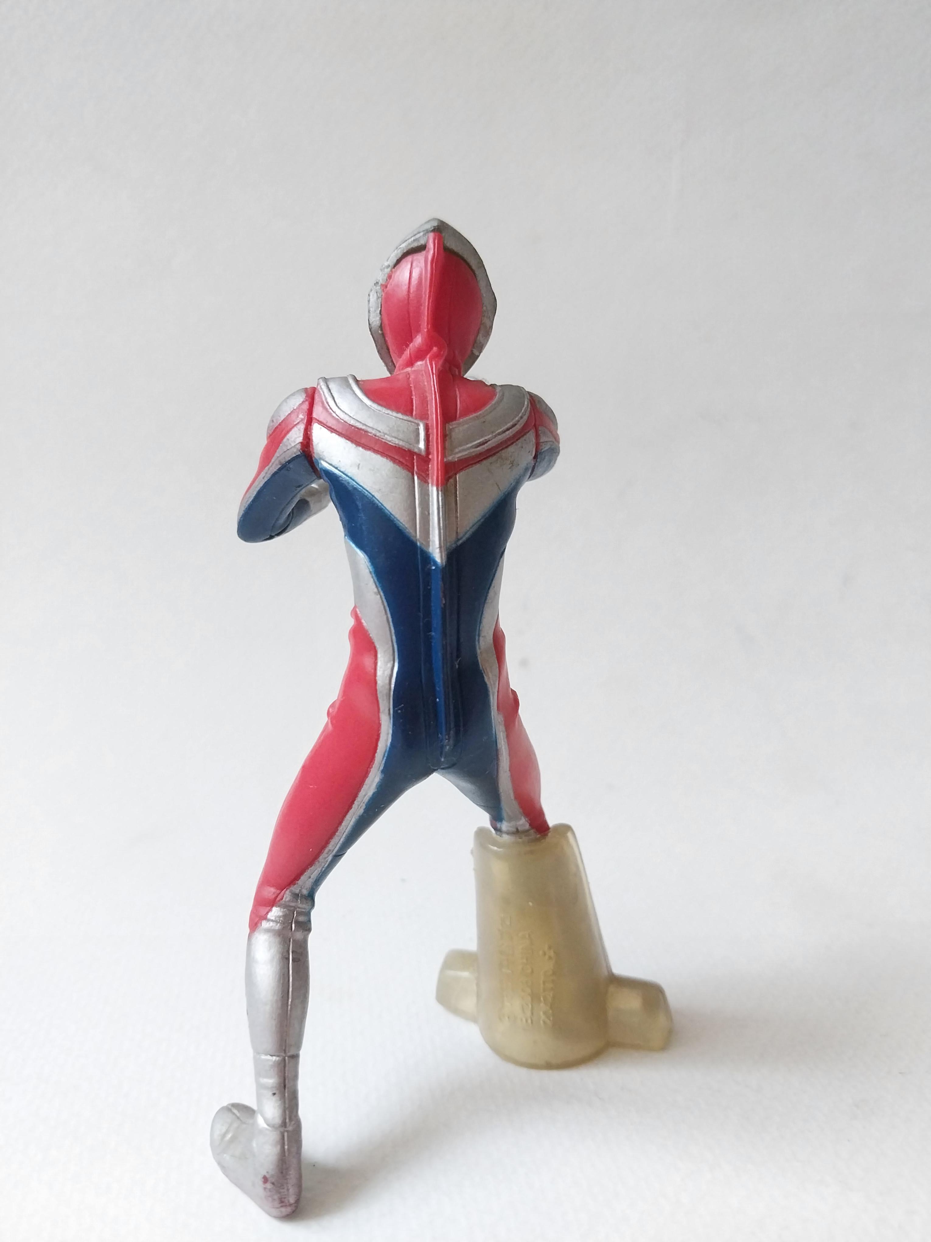 แคนดี้ทอย อุลตร้าแมนไดน่า** ชิ้นส่วนหน้าติดกาส