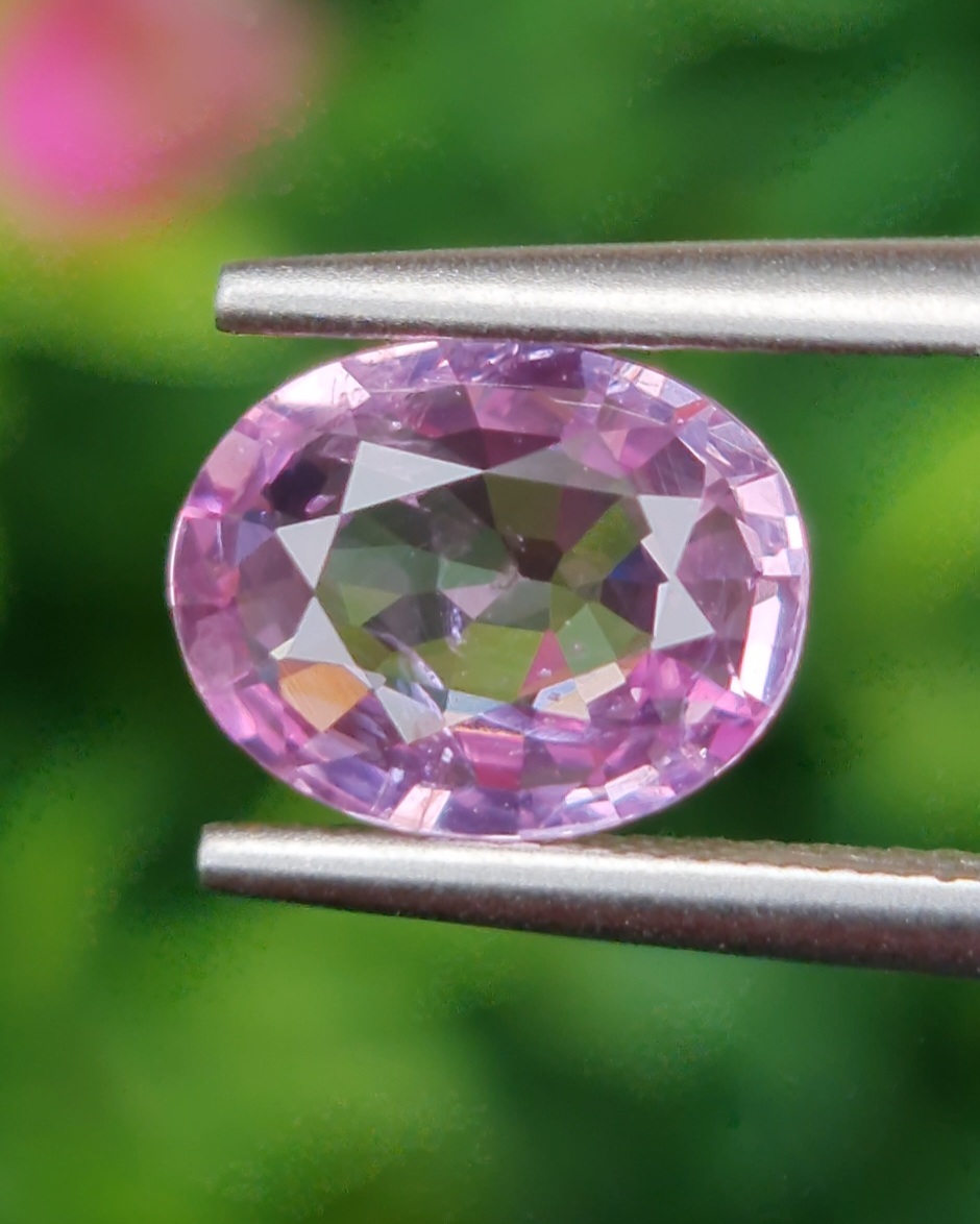 พลอย ชมพู พิ้ง แซฟไฟร์ Pink Sapphire 1.68 กะรัต (Cts.) พร้อมใบเซอร์ พลอยแท้ อัญมณีมงคลประจําวันเกิด เครื่องประดับพลอย