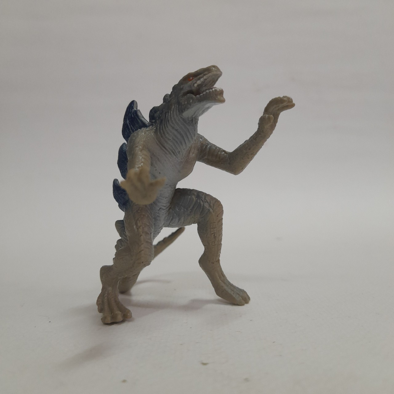 ตุ๊กตายางตัน ***มีรอยถลอก ซิลล่า(2) จากภาพยนตร์ ก๊อตซิลล่า สไตล์อเมริกัน ขนาดตามรูป มีปั๊ม ไม่มีจุดขยับ ไม่แยกชิ้นทำสีสำเร็จ