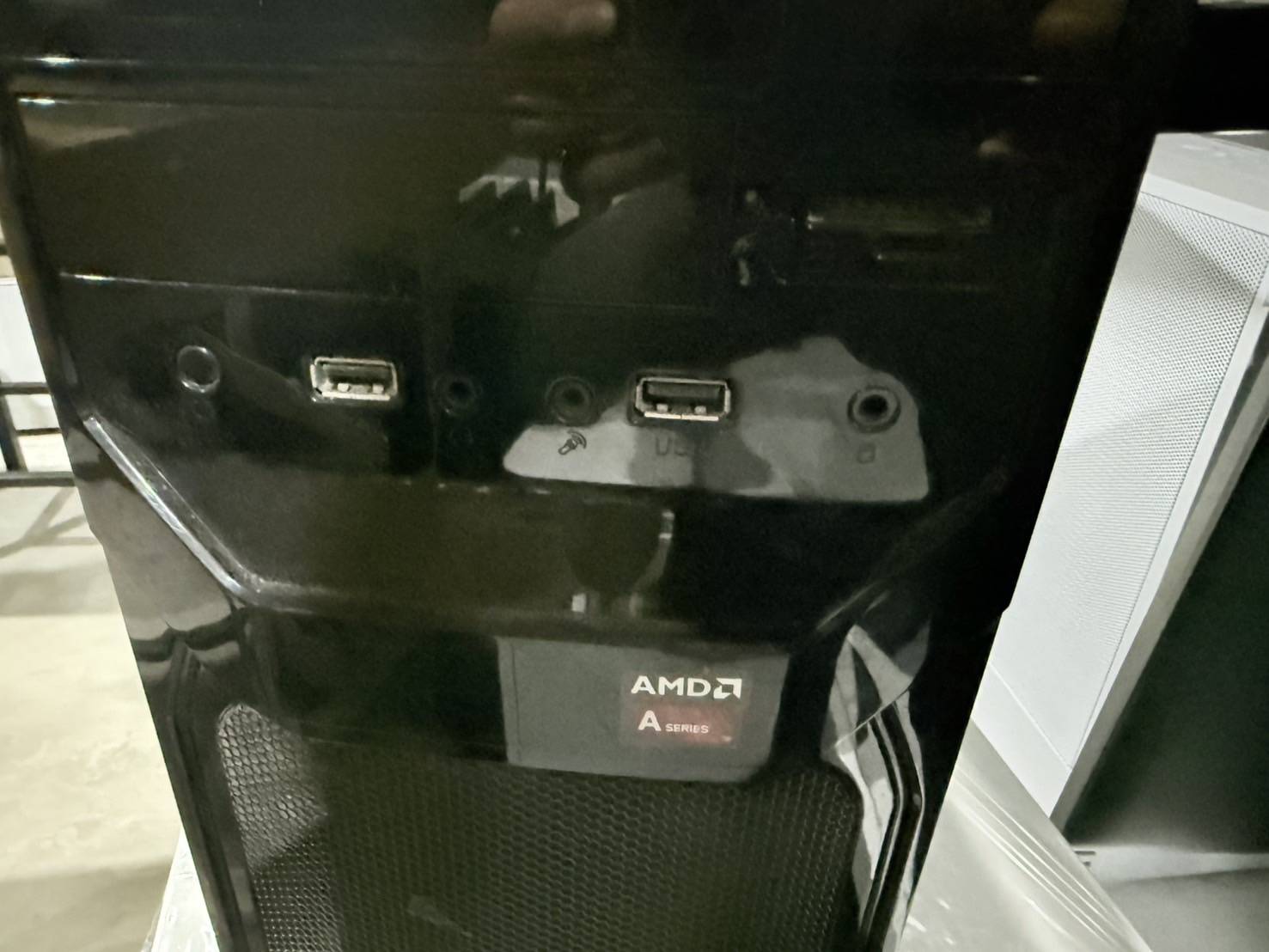 Aerocool V3X-BK (A4-6300/4GB*2/SSD 120GB/HDD 160GB)