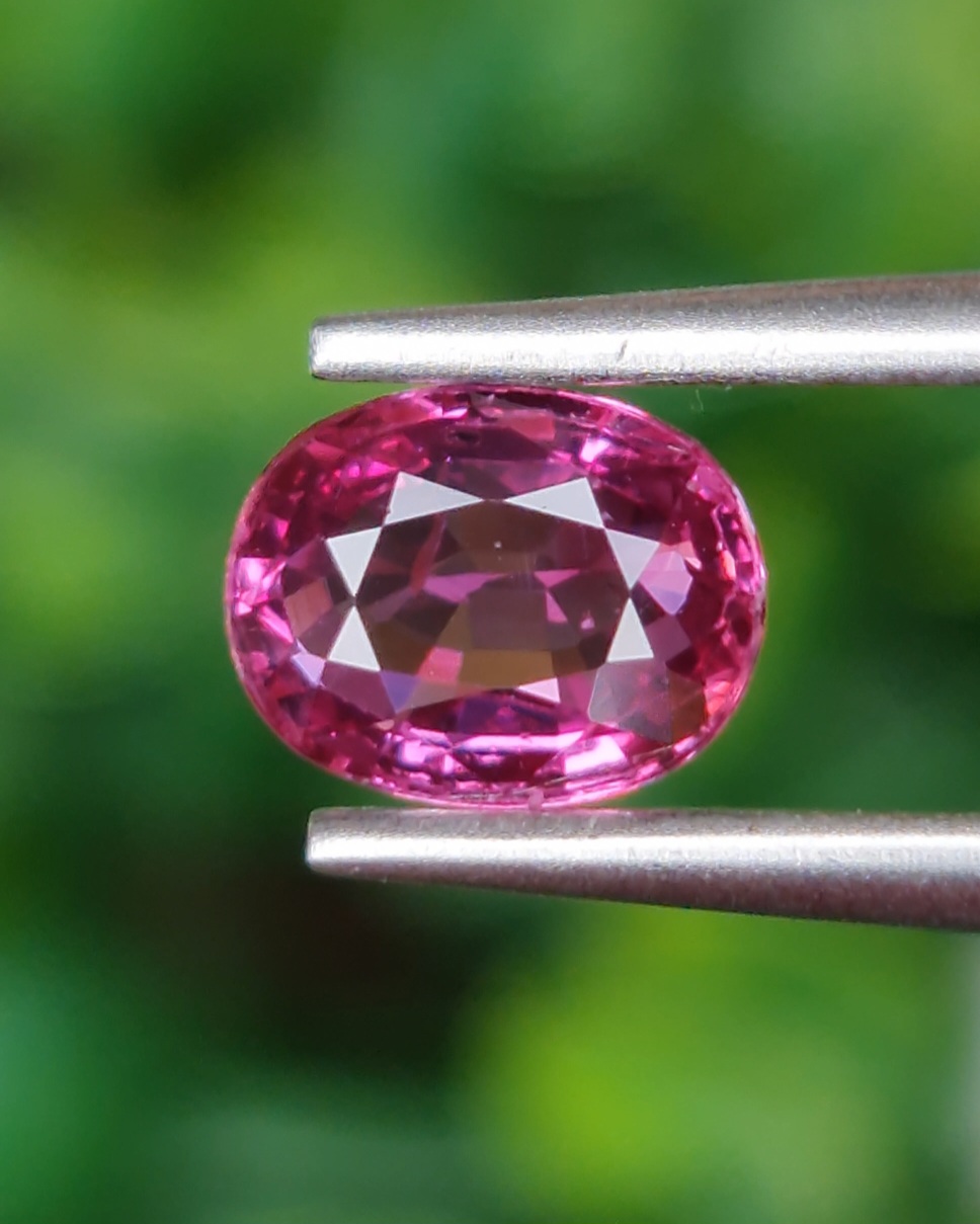 พลอย ชมพู พิ้ง แซฟไฟร์ Pink Sapphire ดิบ Unheated 1.06 กะรัต (Cts.) พลอยแท้ อัญมณีมงคลประจําวันเกิด เครื่องประดับพลอย