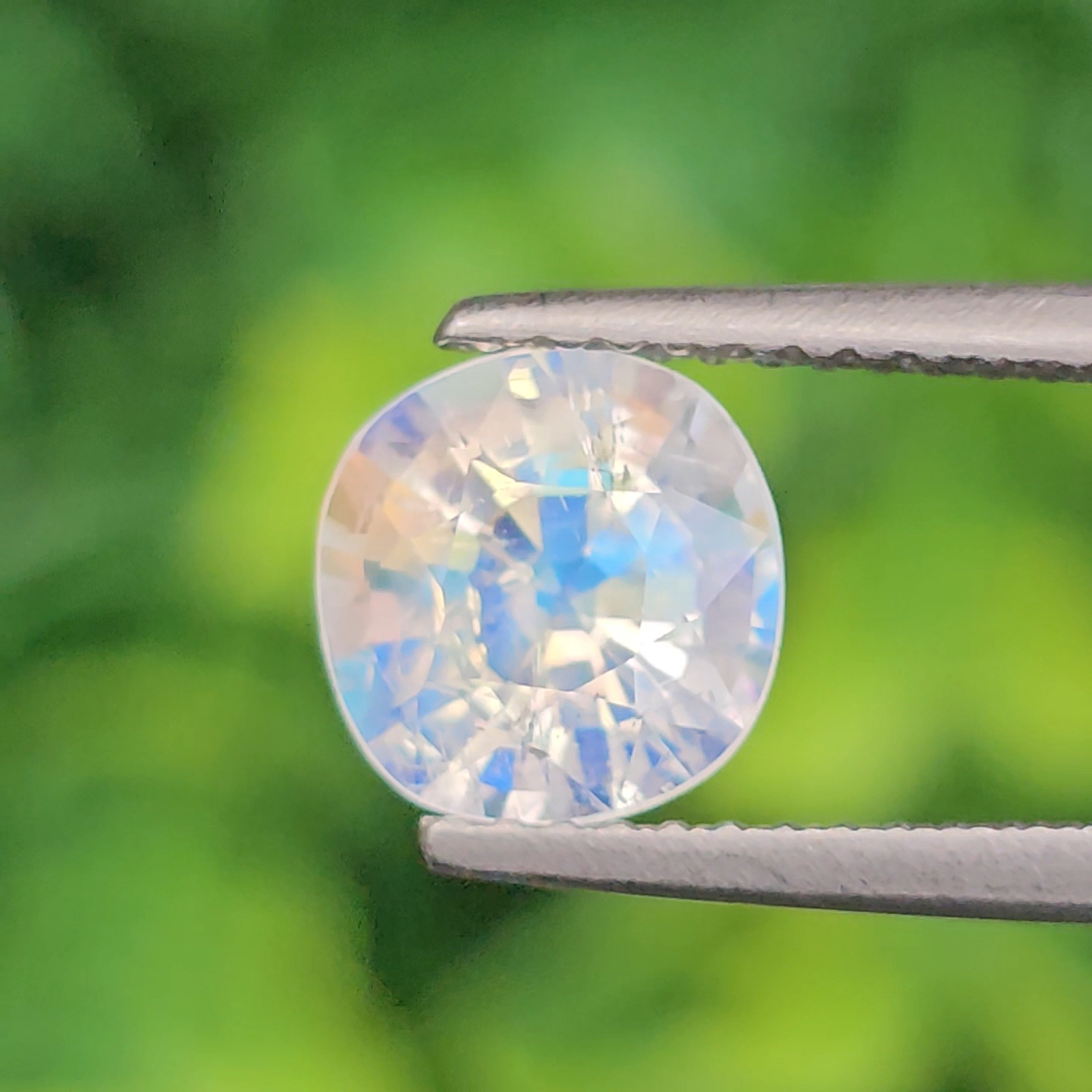 พลอย มูนสโตน เรนโบว์ rainbow moonstone 1.47 กะรัต (cts.) พลอยแท้ อัญมณีมงคลประจําวันเกิด เครื่องประดับพลอย