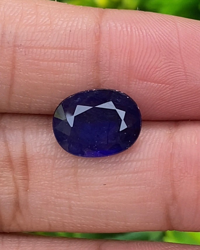 ไพลิน (Blue Sapphire) 4.24 กะรัต (Cts.) พลอยแท้ อัญมณีมงคลประจําวันเกิด เครื่องประดับพลอย