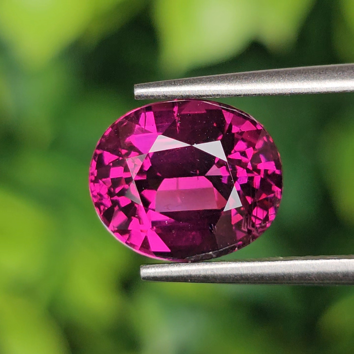 พลอย โรโดไลต์ กาเน็ท Rhodolite Garnet 4.50 กะรัต Cts.พลอยแท้ อัญมณีมงคลประจําวันเกิด เครื่องประดับพลอย