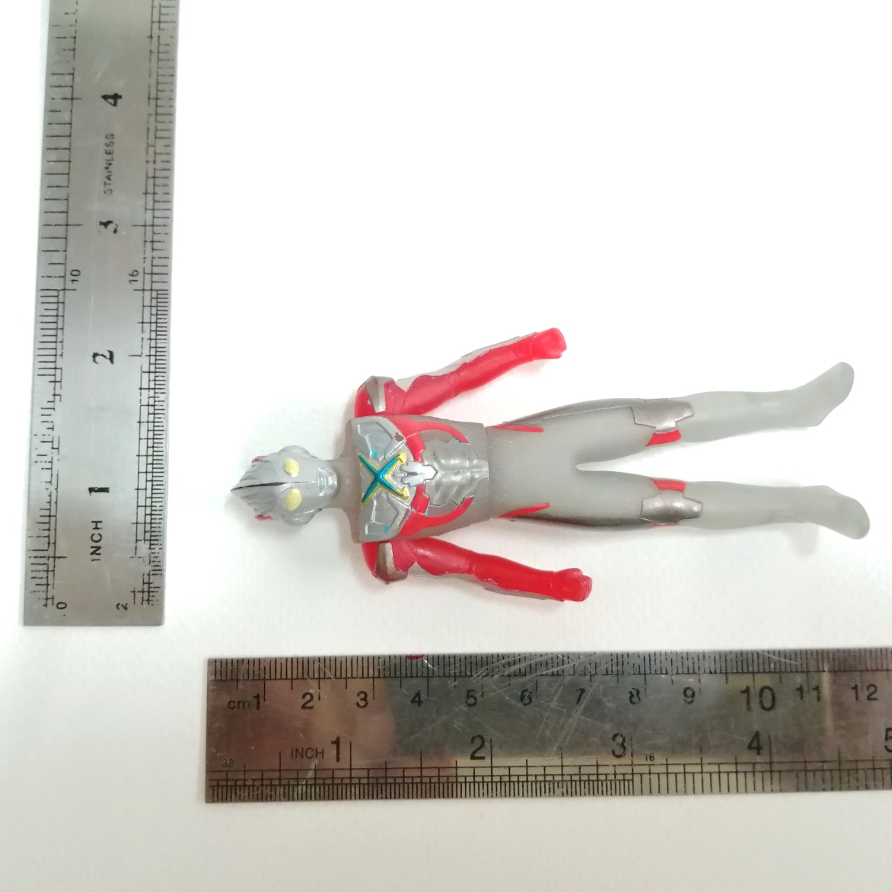 ซอฟ 4 นิ้ว ตัวพิเศษอุลตร้าแมนเอ๊กซ์ ตัวใส ทำสีเฉพาะจุด มีรอยบ้าง