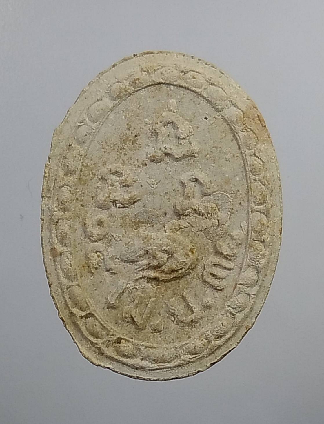 ก138 พระผงมหามงคล(หลังหนู) วันพญาวัน หลวงพ่อเกษม เขมโก จ.ลำปาง ปี2538