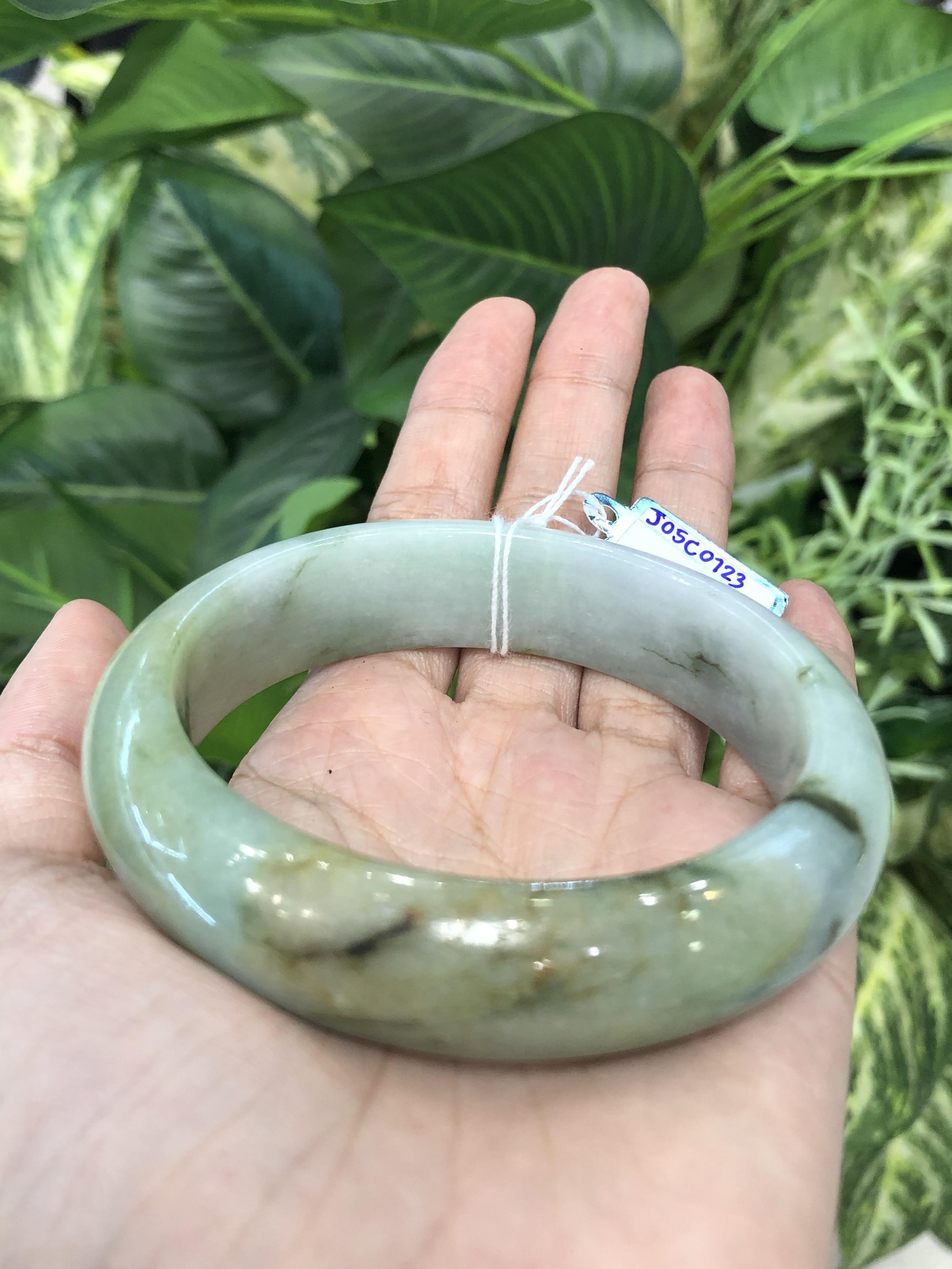 J05C0123 หยก พม่า แท้ Jade กำไลหยก 56 มม (Jade bracelet) พม่า (Myanmar)