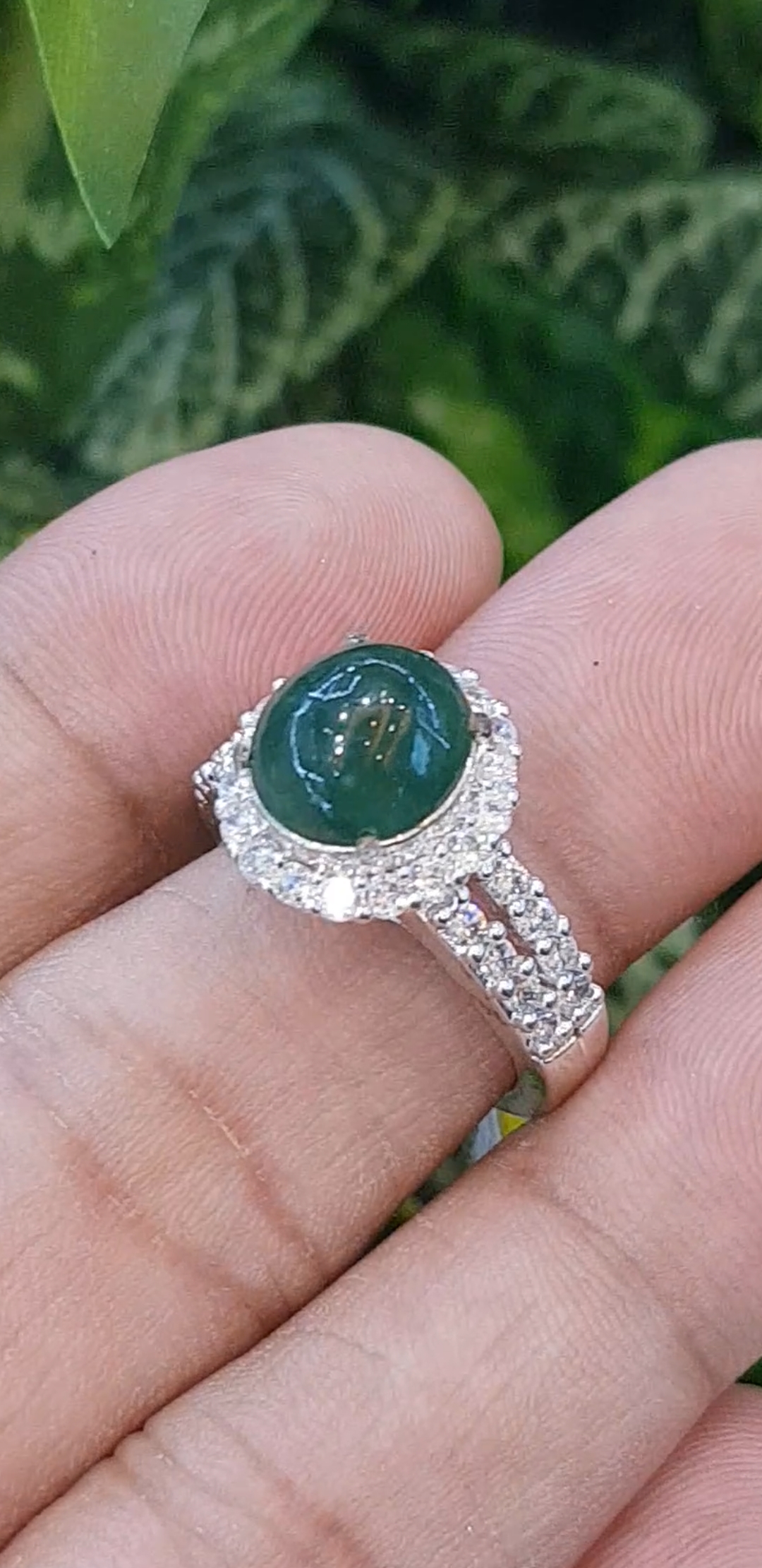หยก พม่า แท้ Jade แหวนหยก 翡翠戒指 (Jadeite ring) 3.34 กะรัต (Cts.) (Size) 55 ดิบ ไม่ผ่านการปรับปรุง (Type A) พม่า (Myanmar)