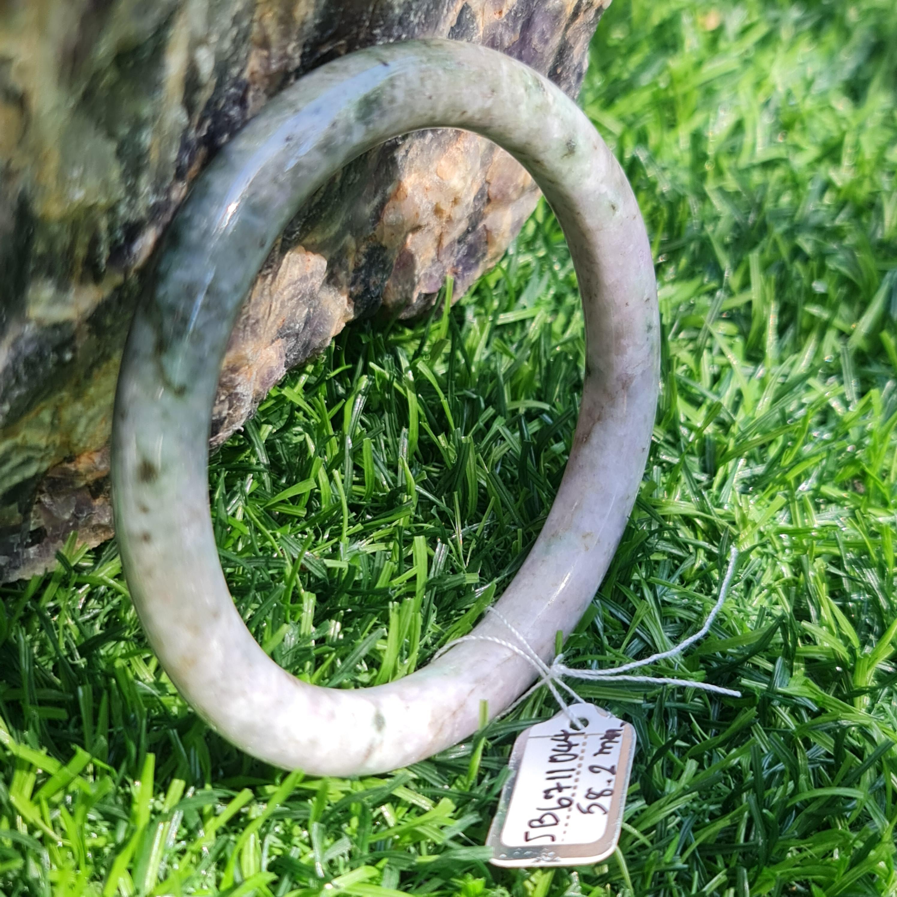 JB6711044 หยก พม่า แท้ Jade กำไลหยก 58.2 มม. (Jadeite bracelet) พม่า (Myanmar)