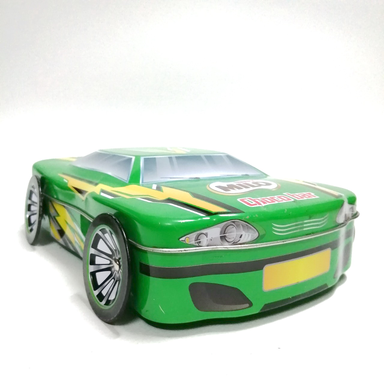 กล่องสังกะสีรูปรถของไมโล พรีเมียมแถมจากไมโลขนาดราว7นิ้ว เปิดได้ ล้อหมุนได้ สภาพดีมีรอยบ้าง