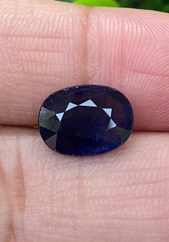 ไพลิน (Blue Sapphire) 3.76 กะรัต (Cts.) พลอยแท้ อัญมณีมงคลประจําวันเกิด เครื่องประดับพลอย