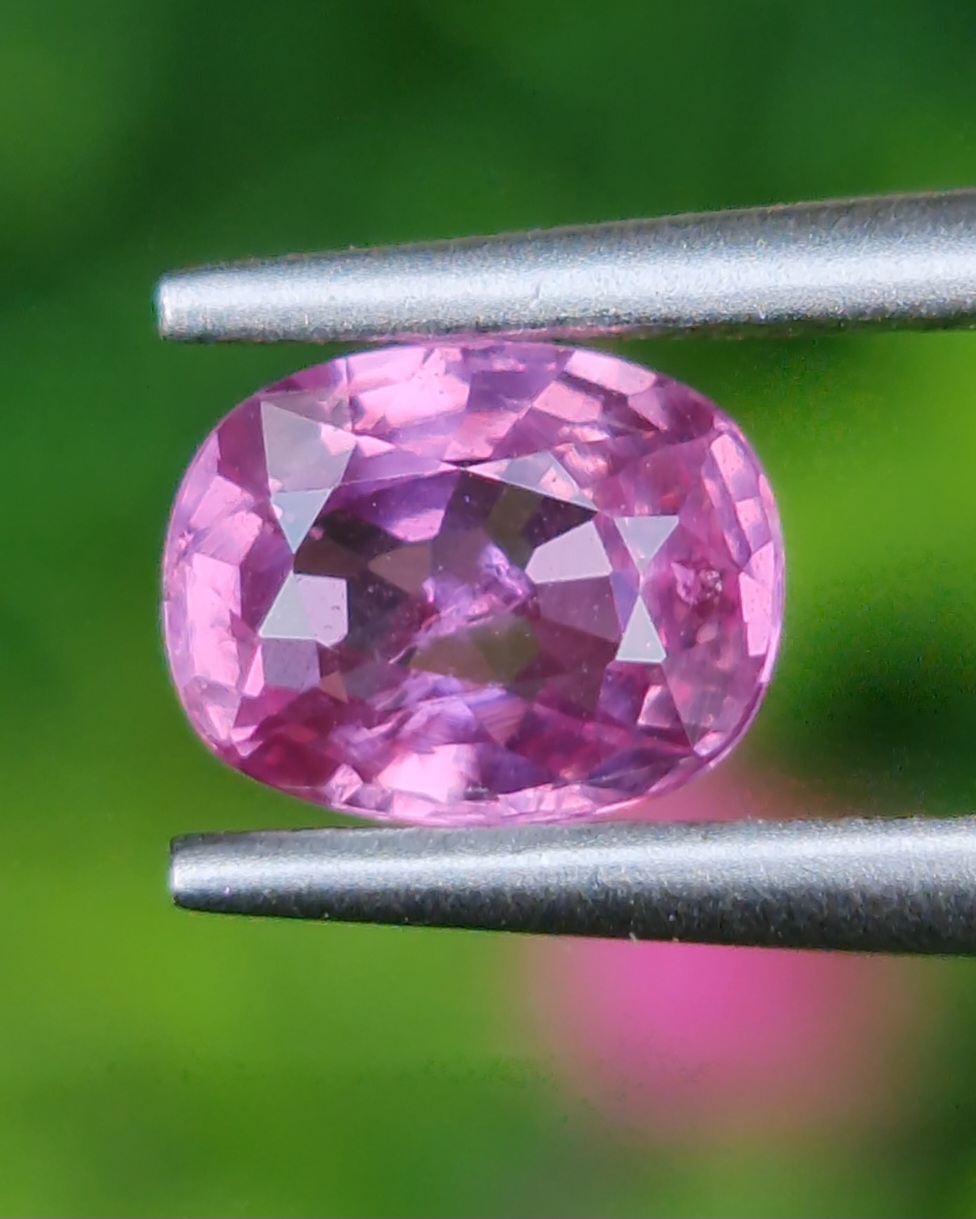 พลอย ชมพู พิ้ง แซฟไฟร์ Pink Sapphire ดิบ Unheated 1.02 กะรัต (Cts.) พร้อมใบเซอร์ พลอยแท้ อัญมณีมงคลประจําวันเกิด เครื่องประดับพลอย