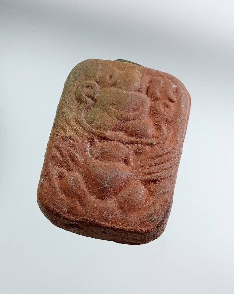 ผ3221 พระพิมพ์ หลวงพ่อปาน วัดบางนมโค ทรงครุฑ ไม่ทราบที่