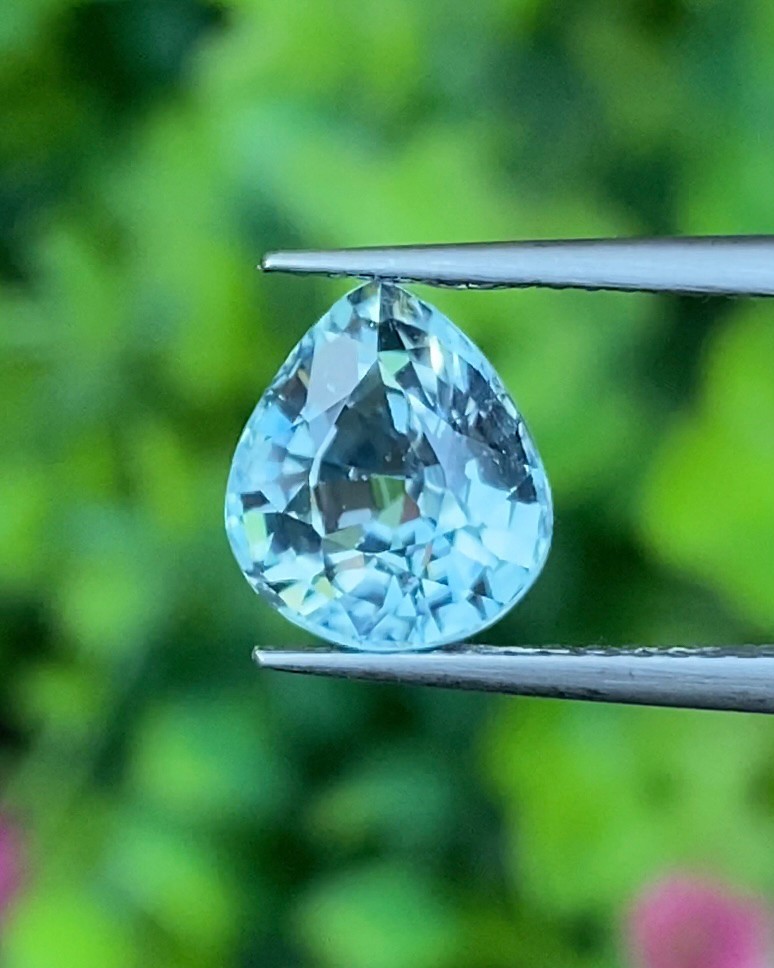 พลอย เพทาย (Zircon) 3.41 กะรัต (Cts.) พลอยแท้ อัญมณีมงคลประจําวันเกิด เครื่องประดับพลอย