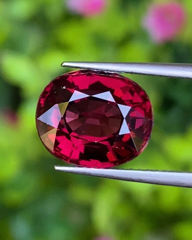 พลอย โรโดไลต์ กาเน็ท Rhodolite Garnet 6.19 กะรัต Cts.พลอยแท้ อัญมณีมงคลประจําวันเกิด เครื่องประดับพลอย