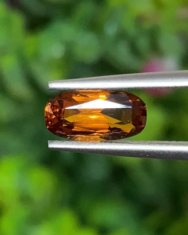 พลอย บุษราคัม yellow sapphire 1.61 กะรัต (Cts.) พลอยแท้ อัญมณีมงคลประจําวันเกิด เครื่องประดับพลอย
