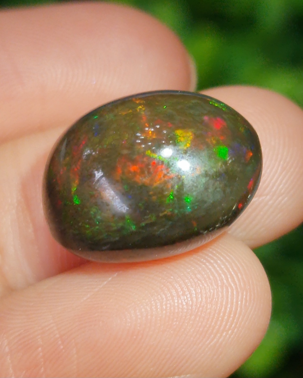 พลอย แบล็ก โอปอล Black Opal 15.76 กะรัต (Cts.) ดิบ (Unheated) พลอยแท้ อัญมณีมงคลประจําวันเกิด เครื่องประดับพลอย