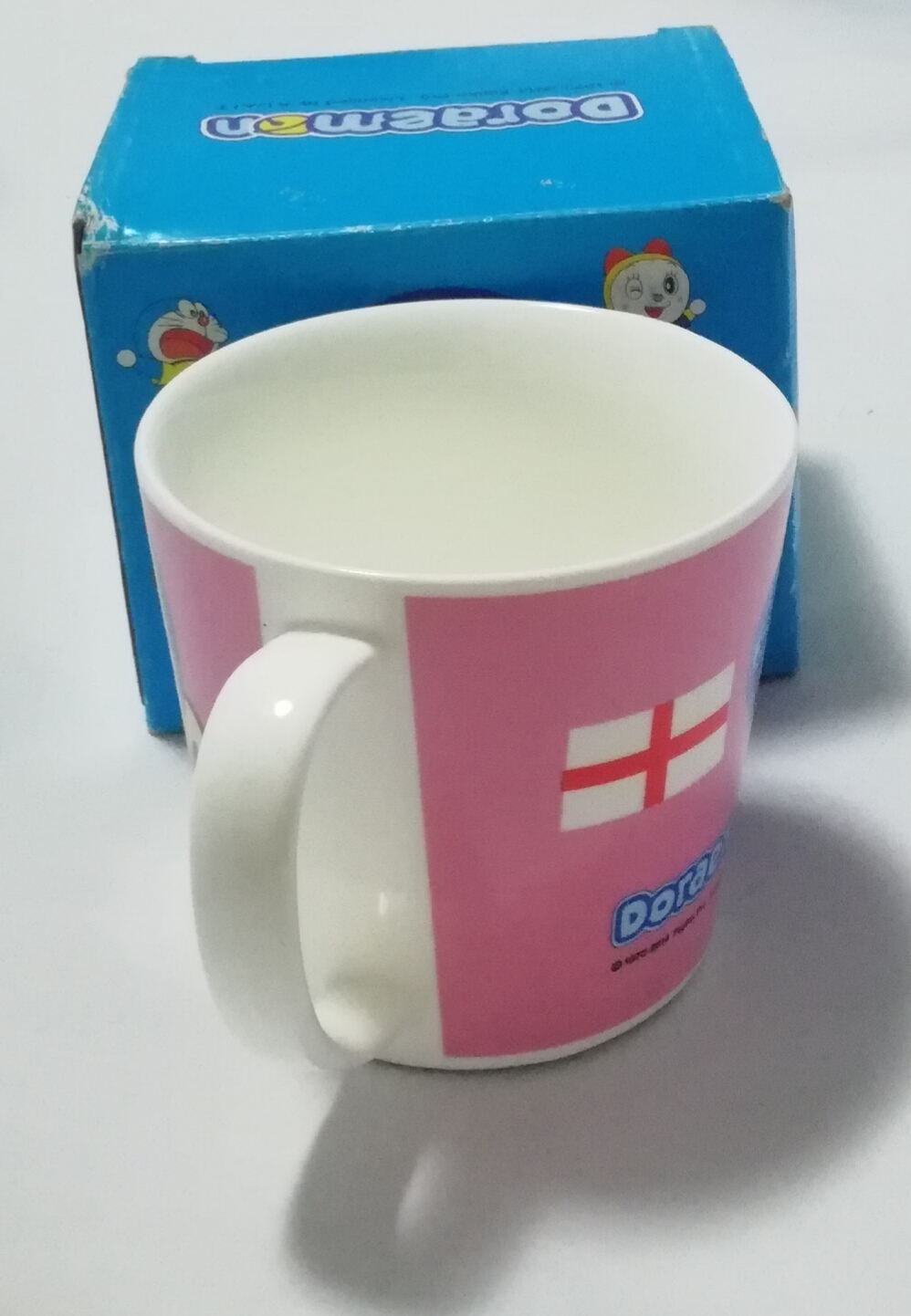 แก้วน้ำเซรามิกสีชมพู ลายชิสุกะ ของสะสมแลกซื้อจากเทสโก้โลตัส **กล่องมีตำหนิ โปรดตรวจสอบทุกภาพ