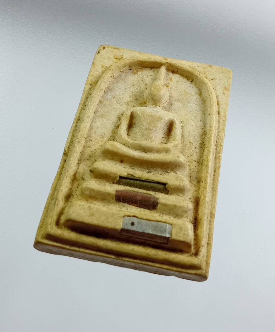 ผ3432 พระสมเด็จ หลวงพ่อคูณ วัดบ้านไร่ จ.นครราชสีมา รุ่นลาภผลคูณทวี เสาร์5ปีระกา ปี2536 ฝังตะกรุด