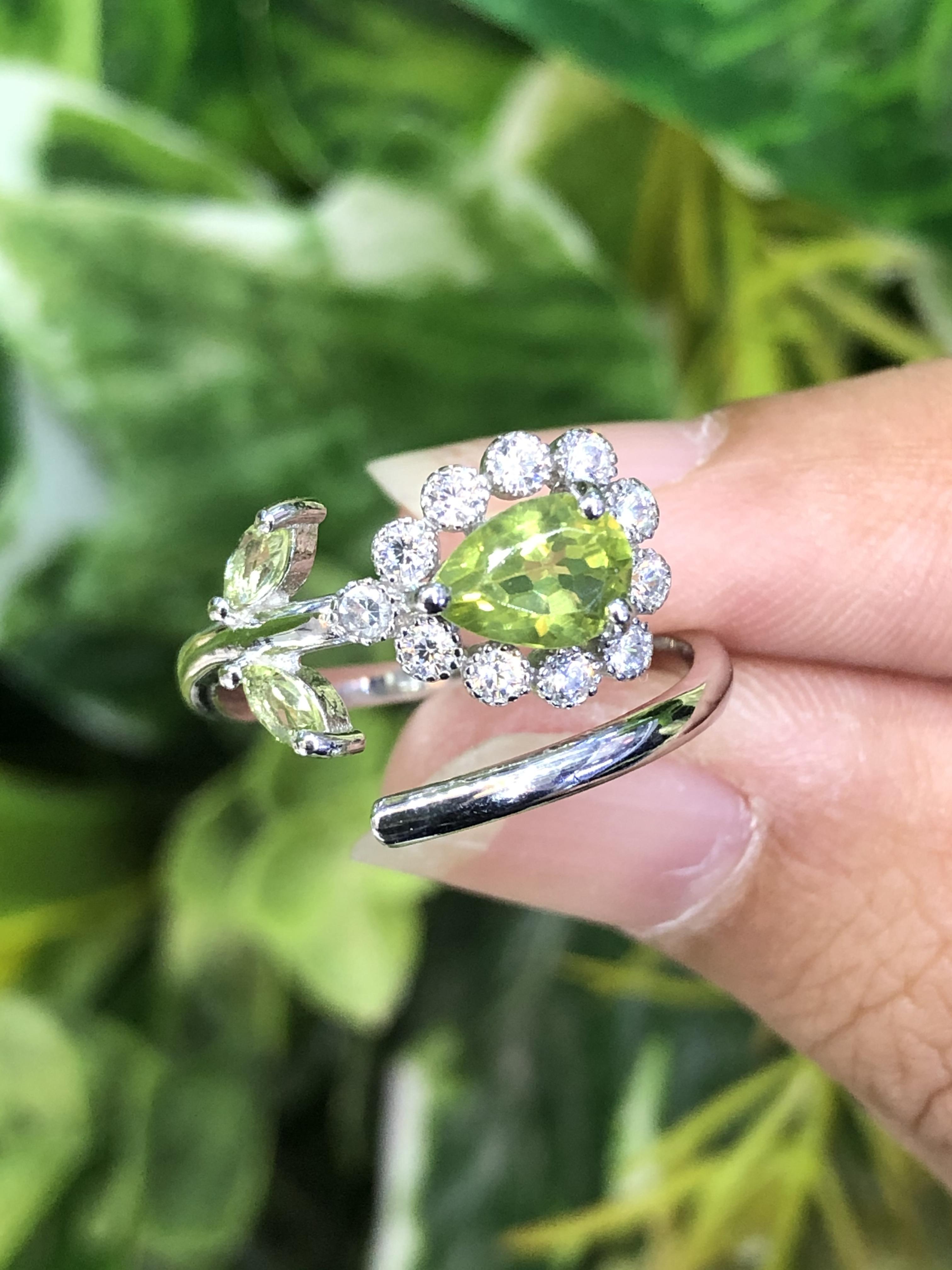 ชุดเครื่องประดับพลอย เพอริโด Peridot Jewelry ตัวเรือนเงินแท้ ชุบทองคำขาว เพชร CZ คัดคุณภาพ