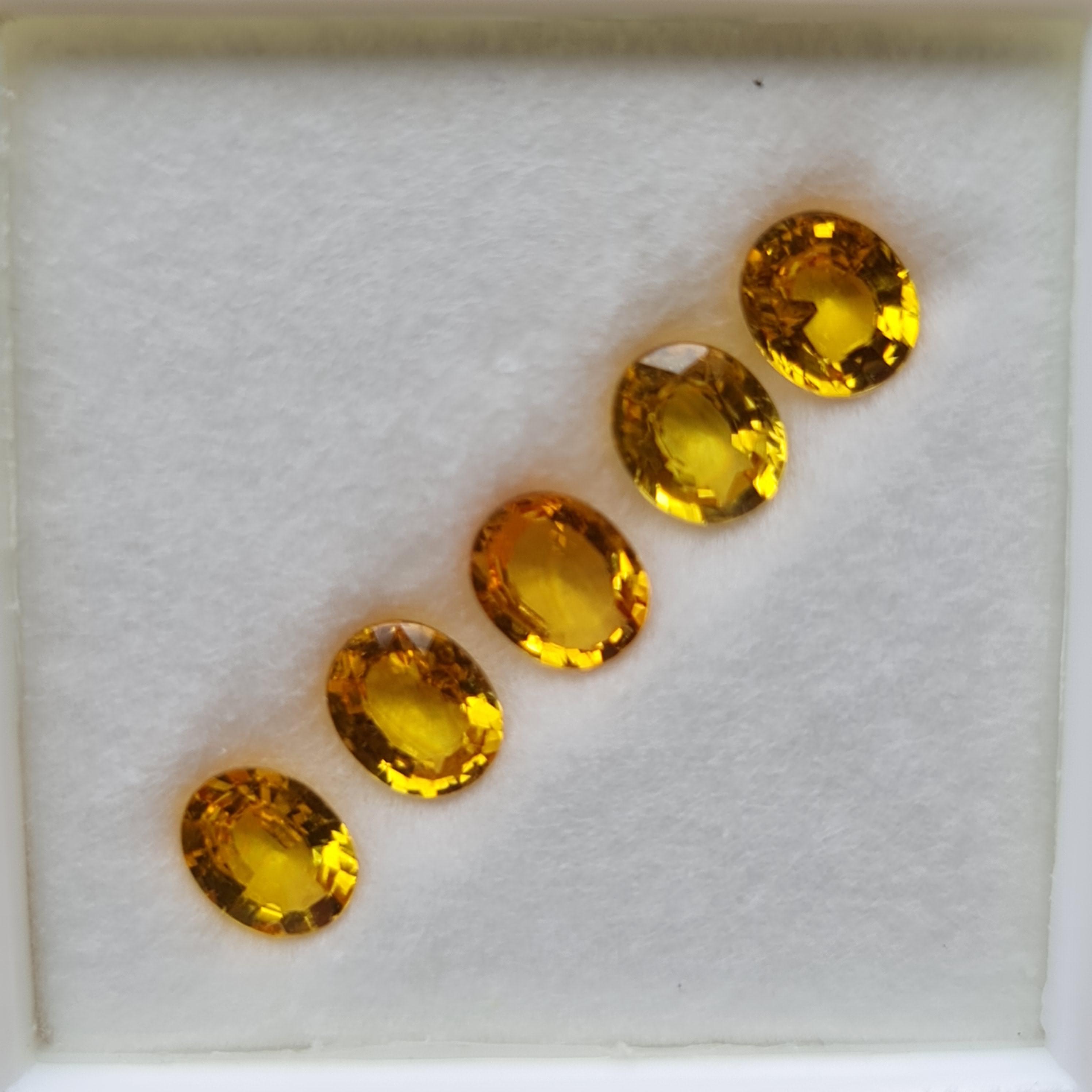 พลอย บุษราคัม yellow sapphire 3.57 กะรัต (Cts.) 5 เม็ด (Pcs.) พลอยแท้ อัญมณีมงคลประจําวันเกิด เครื่องประดับพลอย