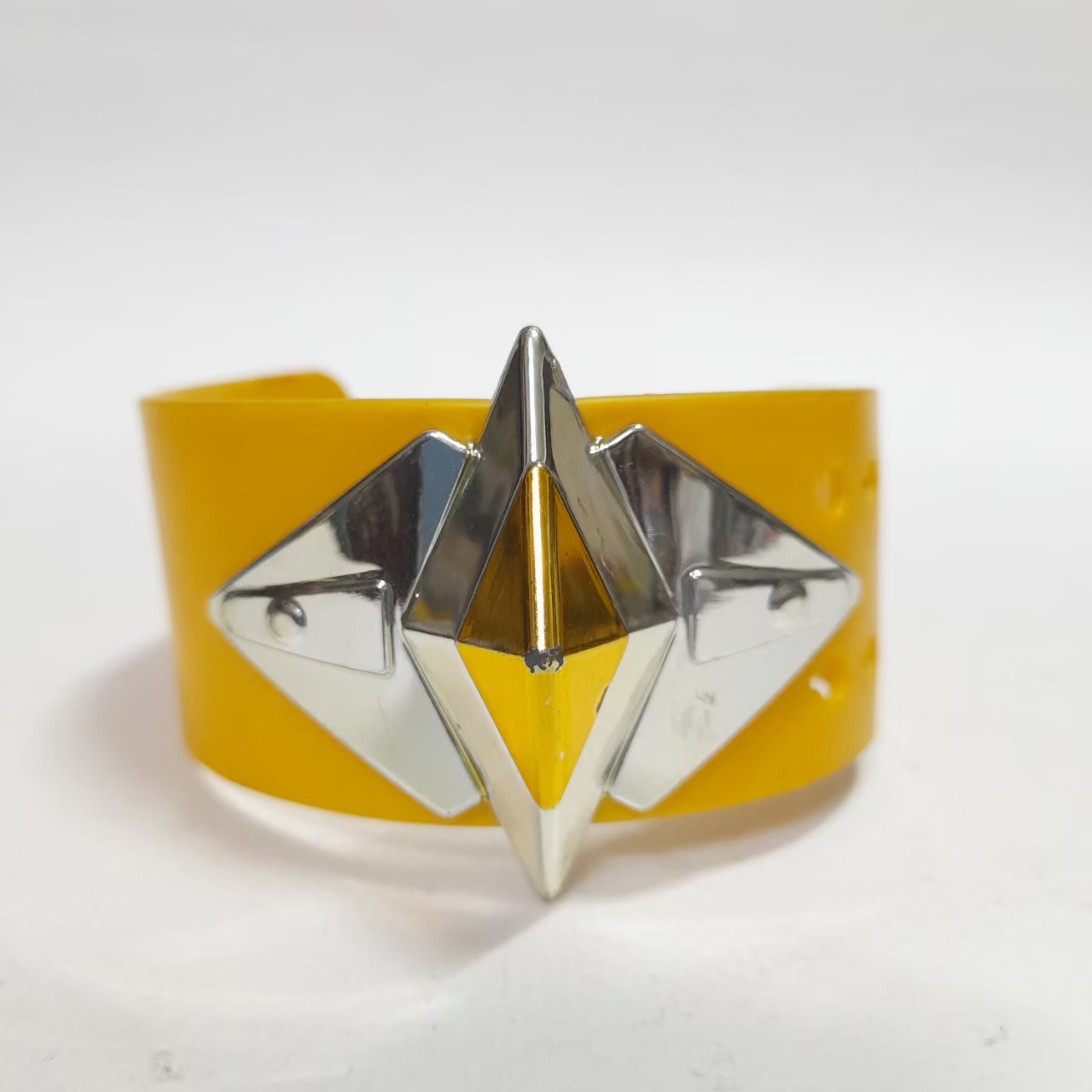 ปลอกข้อมือ อุลตร้าเบลสเลท ของอุลตร้าแมนแจ๊ค ขนาดตามรูป มือสองสภาพดี มีรอยบ้าง มีช่องปรับขนาดข้อมือได้