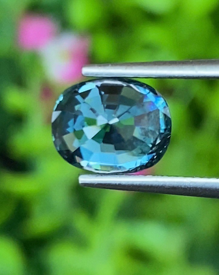 พลอย เพทาย (Zircon) 3.24 กะรัต (Cts.) พลอยแท้ อัญมณีมงคลประจําวันเกิด เครื่องประดับพลอย