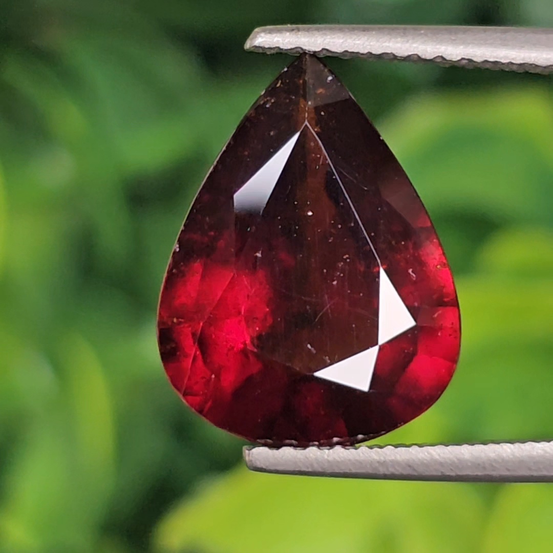 พลอย เฮลโซไนท์ การ์เน็ท Hessonite Garnet 4.05 กะรัต (Cts.) พลอยแท้อัญมณีมงคล ประจําวันเกิด เครื่องประดับพลอย