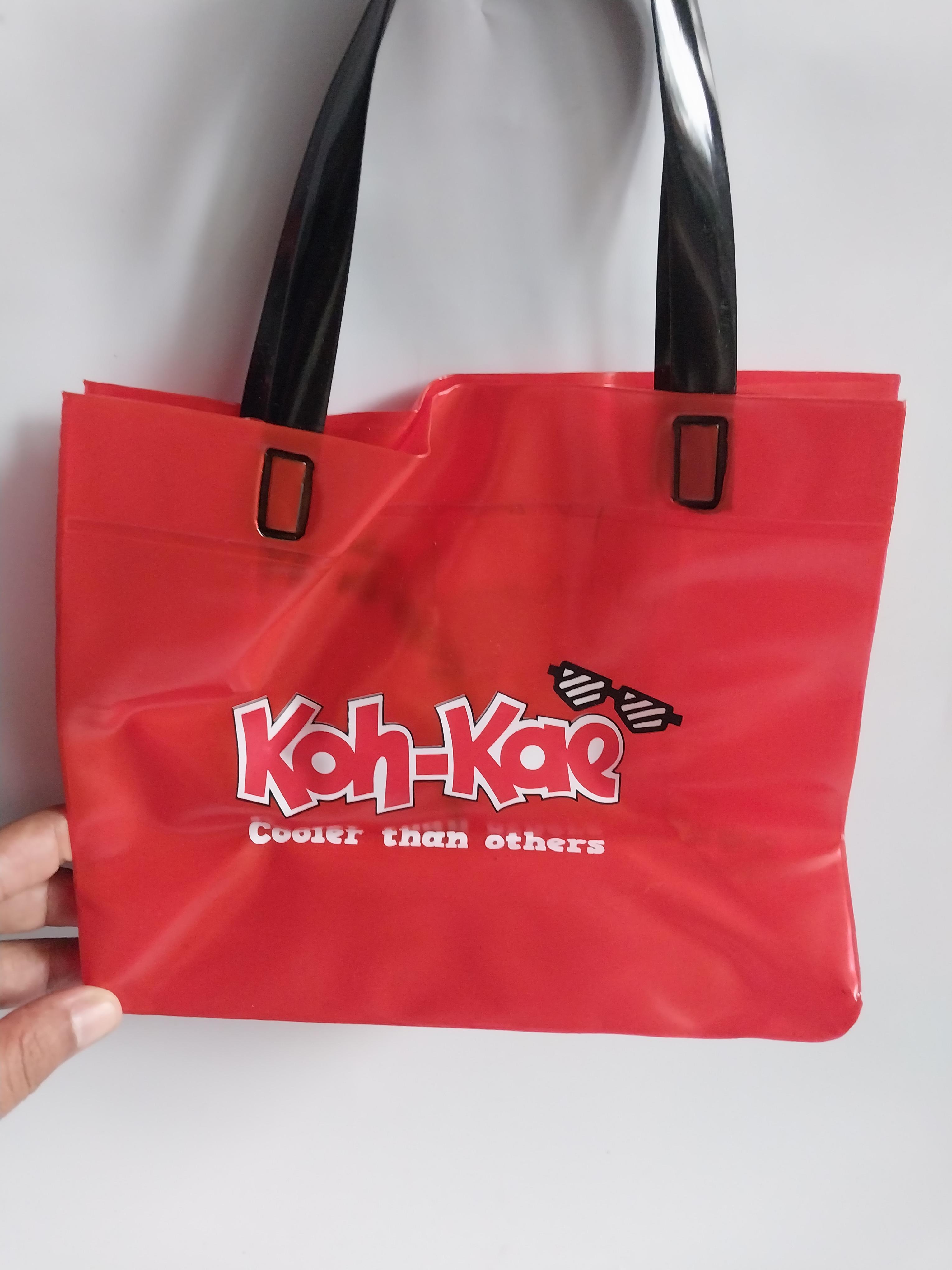 มีหลายภาพ กระเป๋า พลาสติก พิมพ์ลายโก๋แก่ ขนาดตามภาพ