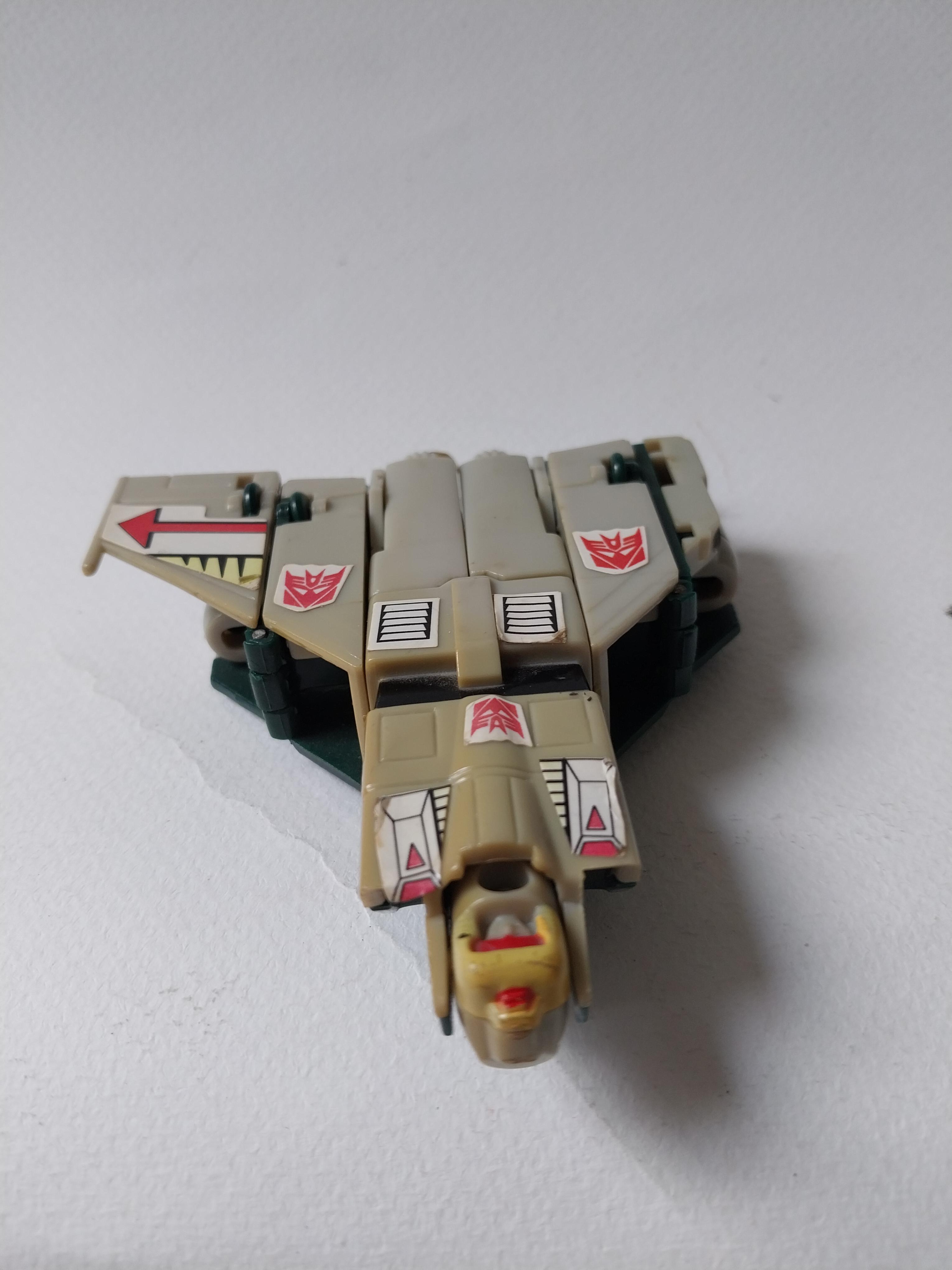 มีหลายภาพ,หุ่นแปลงร่างเป็นยาน ฝ่ายดีเซ็ปติค่อน **ปีก หาย1ข้าง