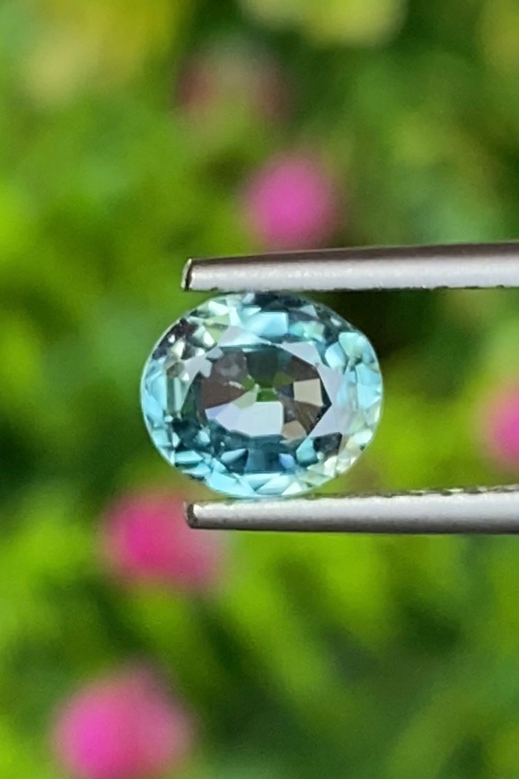 พลอย เพทาย Natural Zircon 1.32 กะรัต (Cts.) พลอยแท้อัญมณีมงคล ประจําวันเกิด เครื่องประดับพลอย