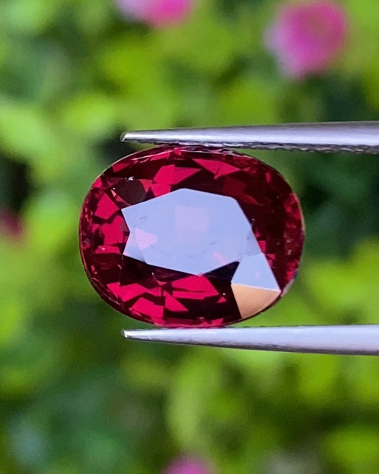 พลอย โรโดไลต์ กาเน็ท Rhodolite Garnet 6.19 กะรัต Cts.พลอยแท้ อัญมณีมงคลประจําวันเกิด เครื่องประดับพลอย