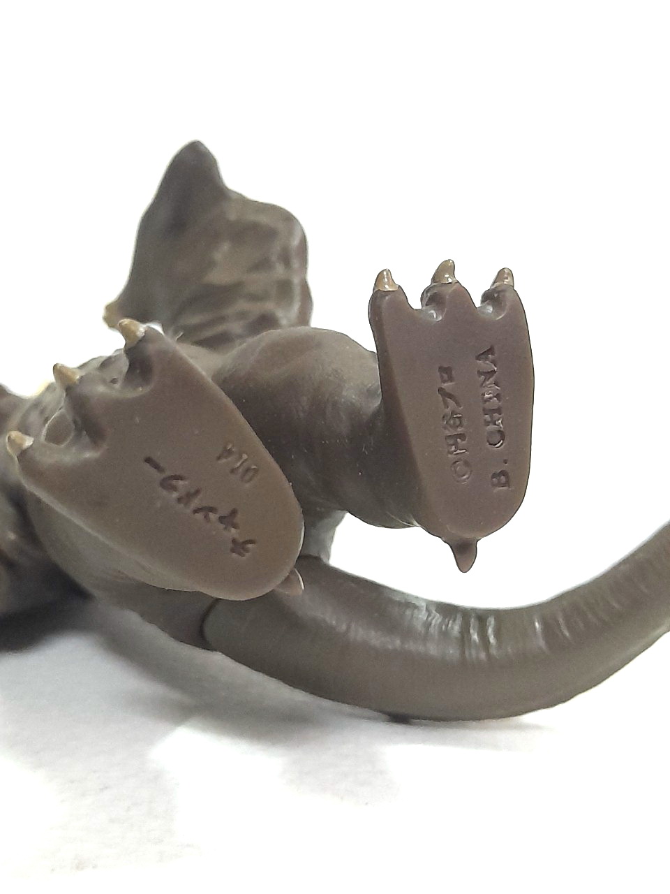 ซอฟ 4 - 4.5 นิ้ว สัตว์ประหลาดแจนโดร่า จากอุลตร้าแมน มือสอง สภาพดี มีรอยบ้าง ค่อนข้างหายาก ไม่พบบ่อย