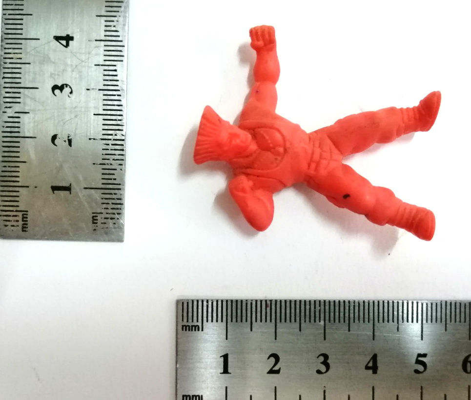 ตุ๊กตายาง5ซม. กิลล์ จาก สตรีทไฟเตอร์ Street Fighter งานยุค 90 ตัวขุ่น สภาพดี