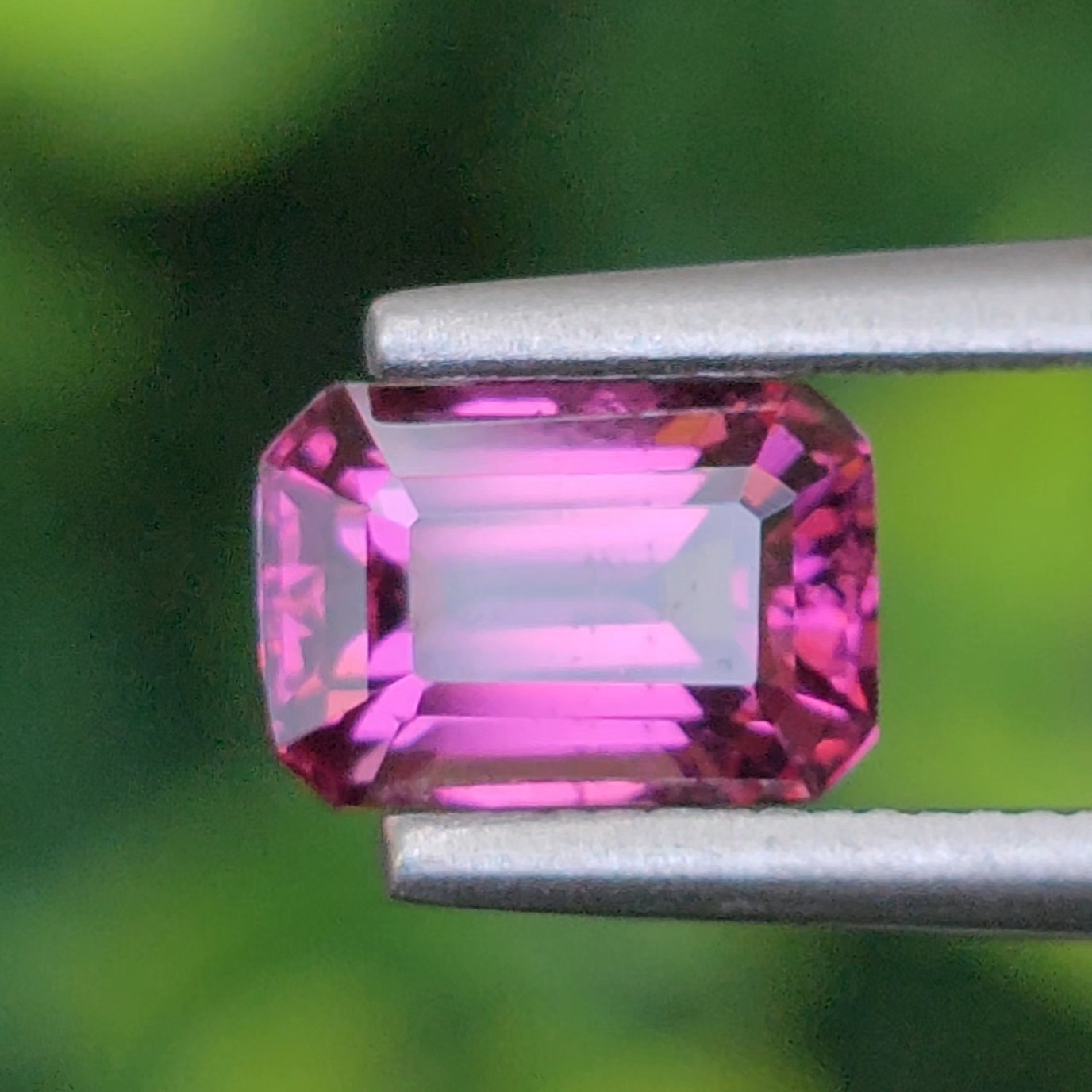 พลอย อุมบาไลต์ การ์เน็ต Umbalite Garnet 1.28 กะรัต (Cts.) ดิบ Unheated ลอยแท้ อัญมณีมงคลประจําวันเกิด เครื่องประดับพลอย