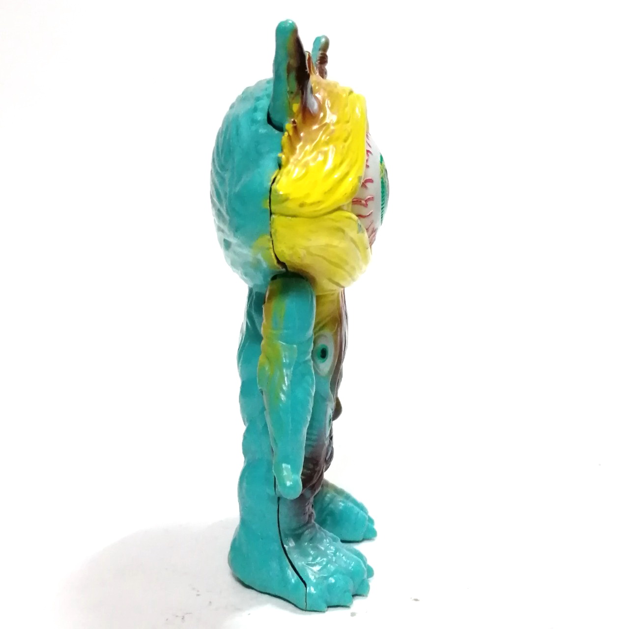 ฟิกเกอร์ 4 - 4,5 นิ้ว ขนาดตามรูป งานไทย งานเก่า สัตว์ประหลาด กันคิว จากอุลตร้าแมนทีก้า ขยับแขนขาได้ พลาสติกโปร่ง สภาพดีมีรอยบ้าง ค่อนข้างหายาก