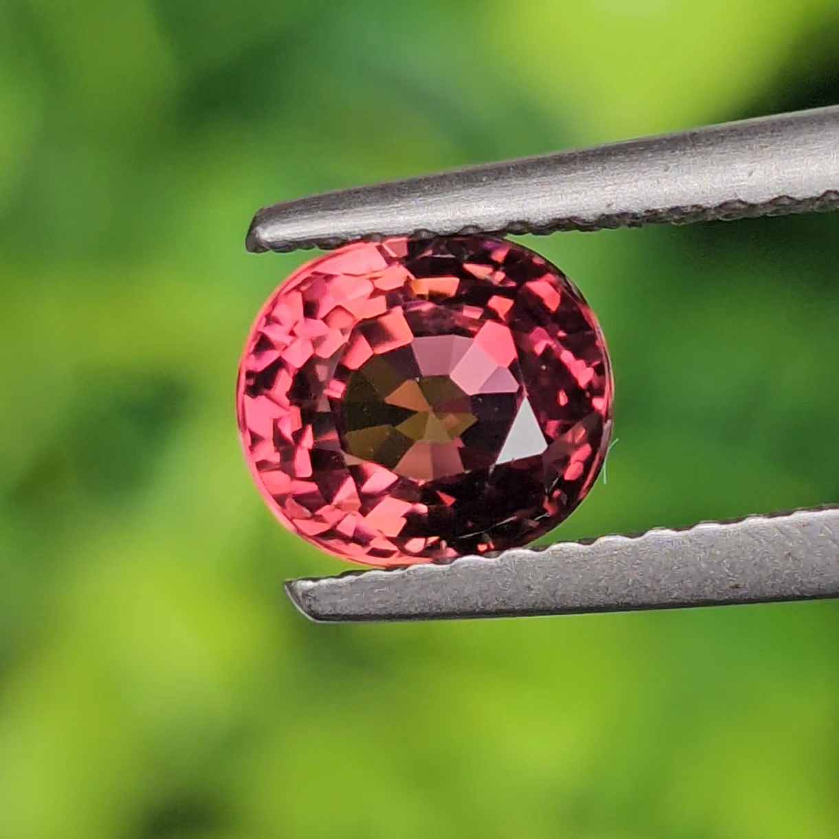 พลอย รูเบลไลต์ ทัวร์มาลีน Rubellite Tourmaline 1.50 กะรัต (Cts.) พลอยแท้ อัญมณีมงคลประจําวันเกิด เครื่องประดับพลอย