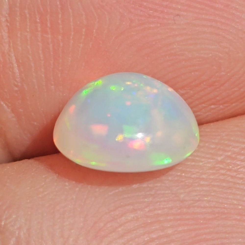 พลอย ไวท์ โอปอล White Opal 1.89 กะรัต (Cts.) พลอยแท้ อัญมณีมงคลประจําวันเกิด เครื่องประดับพลอย