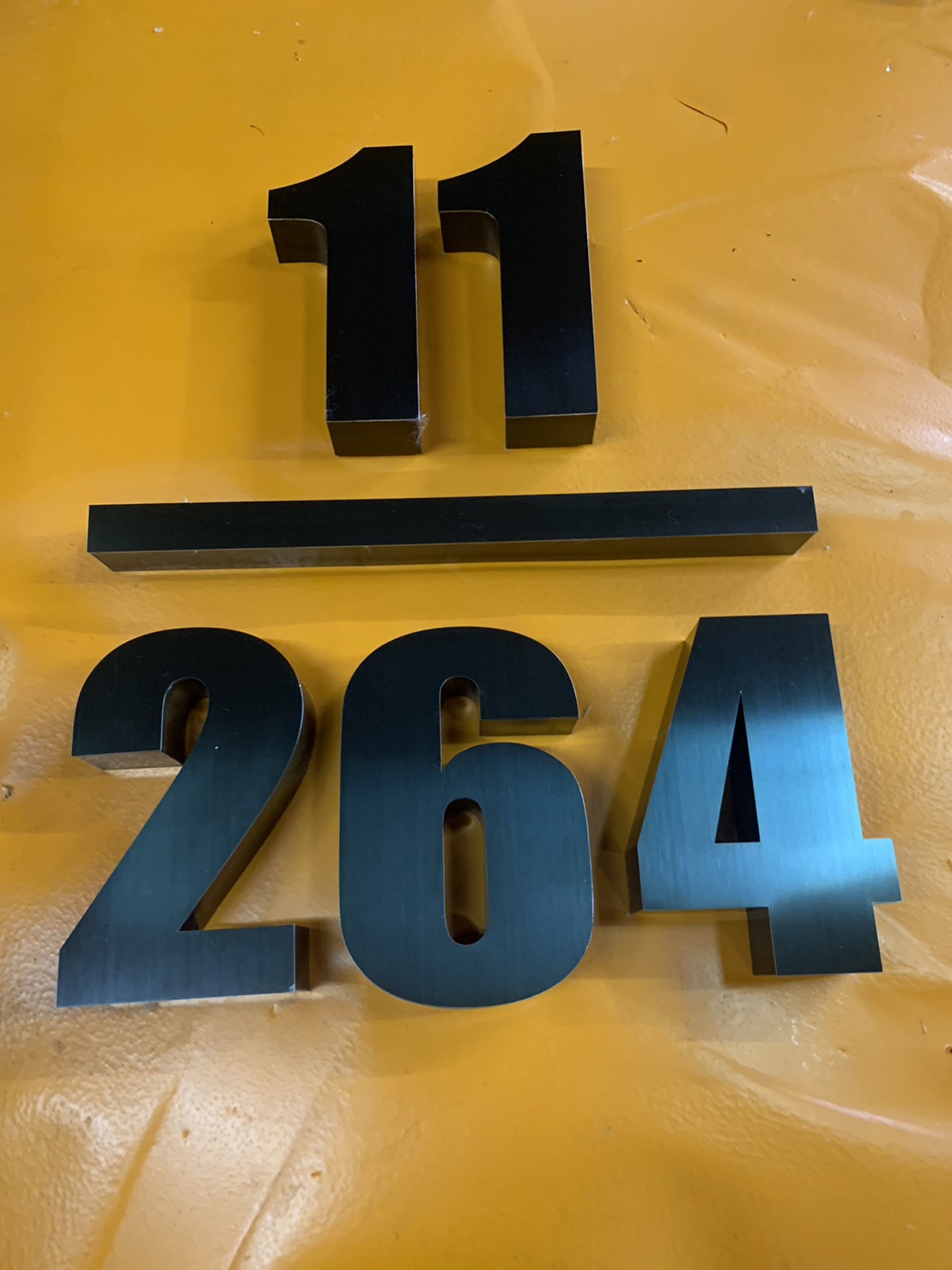 ป้ายบ้านเลขที่ ป้ายสแตนเลสแฮร์ไลน์ดำด้านยกขอบ