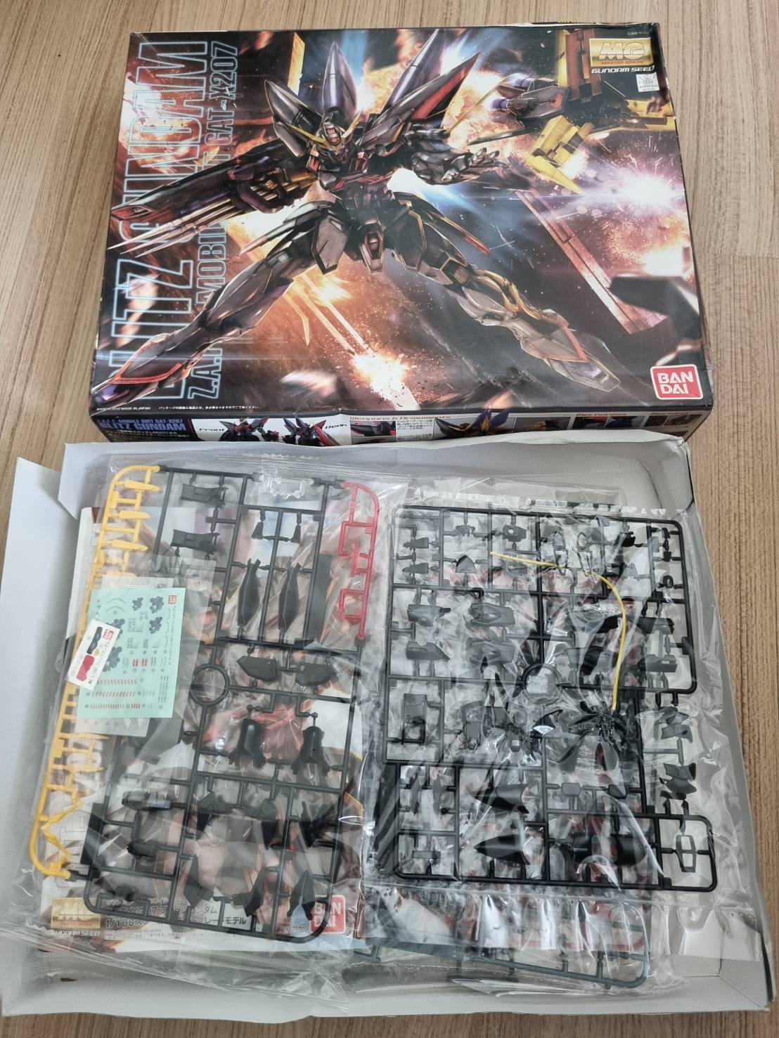 MG 1/100 GAT-X207 Blitz Gundam by Bandai