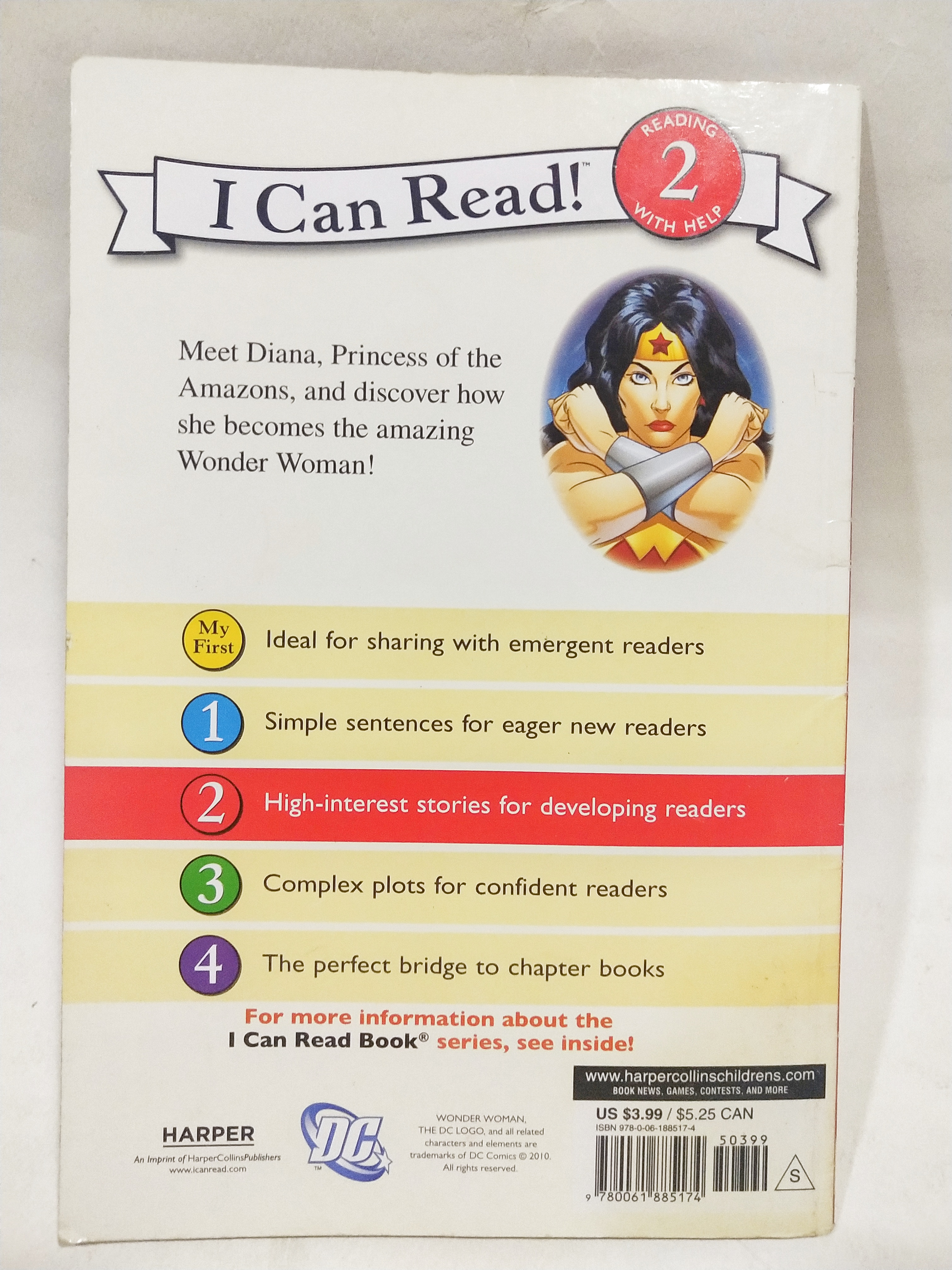 กับวันเดอร์วูแม่นตั้งแต่เริ่มจากเกาะสวรรค์ที่ต้องการต่อสู้กับความอยุติธรรม จนถึงการต่อสู้ร่วมกับ ซุปเปอร์แมนและ แบทแมน วันเดอร์วูแม่น, I am a Wonder Woman 32 หน้า ไม่รวมปก