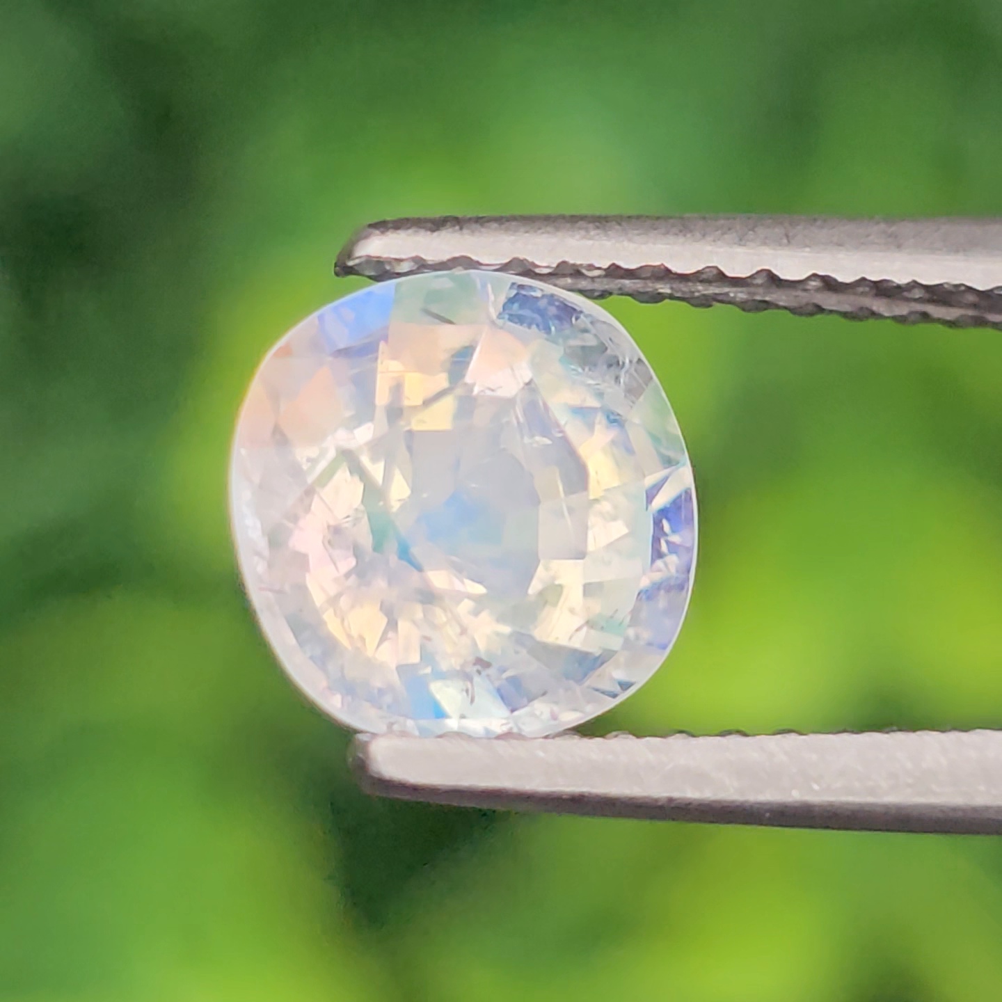 พลอย มูนสโตน เรนโบว์ rainbow moonstone 1.47 กะรัต (cts.) พลอยแท้ อัญมณีมงคลประจําวันเกิด เครื่องประดับพลอย