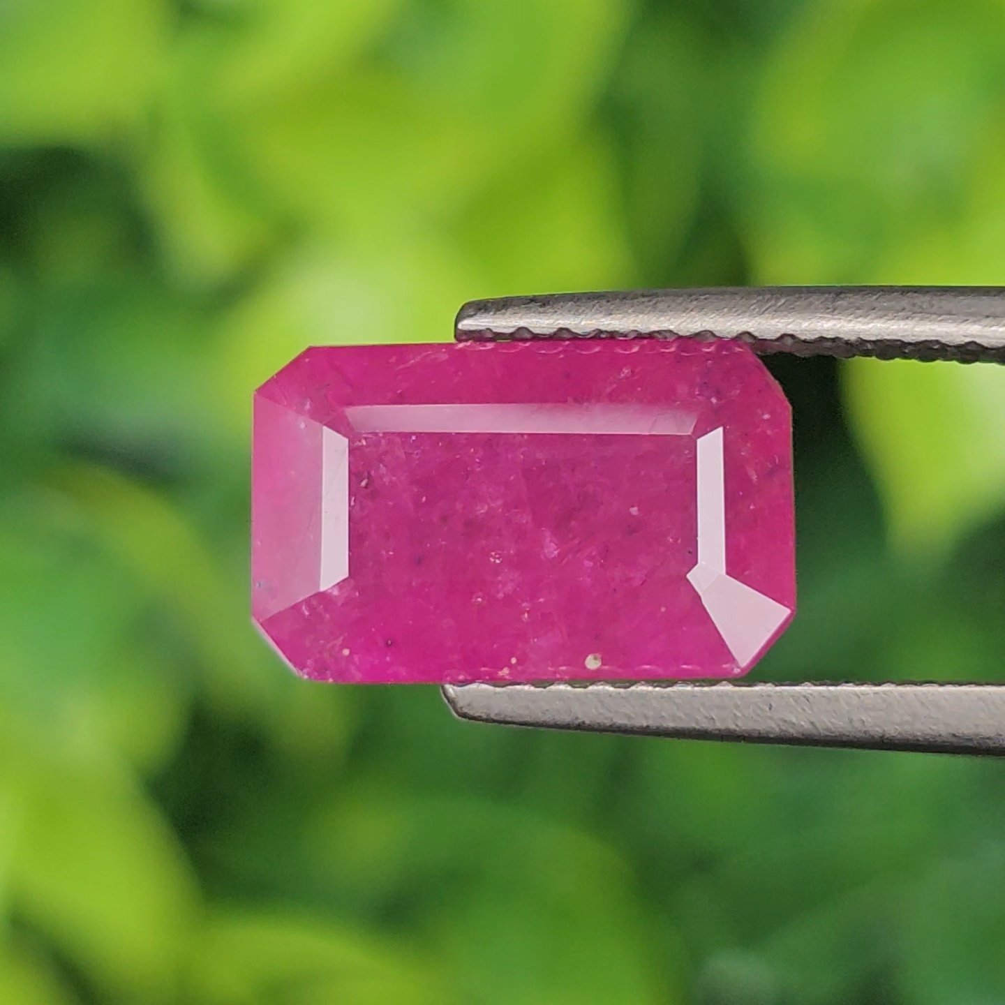 พลอย ทับทิม พม่า (Burmese Ruby Sapphire) 3.75 กะรัต (Cts.) พลอยแท้ อัญมณีมงคลประจําวันเกิด เครื่องประดับพลอย
