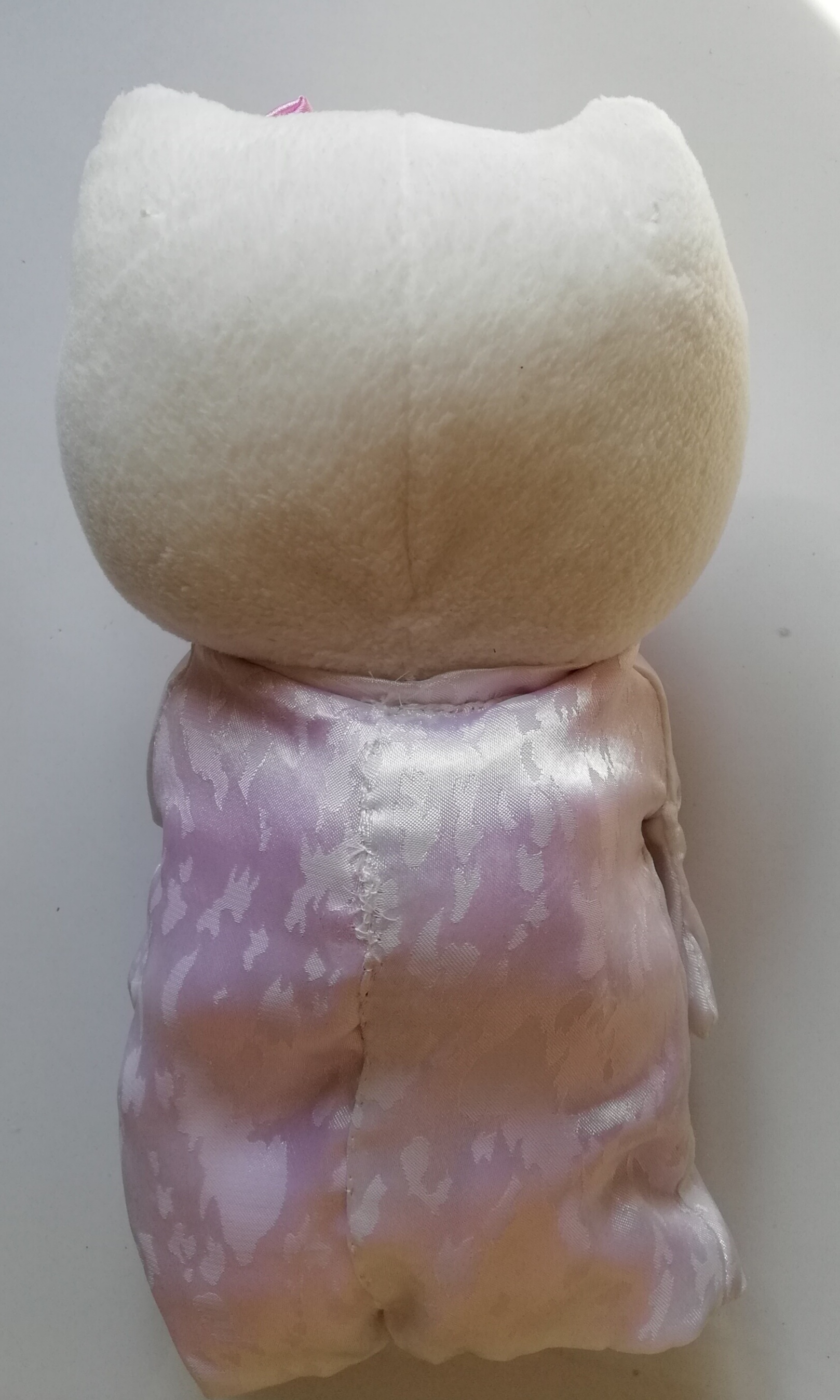 ตุ๊กตาผ้า **มีรอยเย็บที่ชุดด้านหลัง ตามภาพ, ไม่มีหมวกเจ้าสาว Hello Kitty คิตตี้ใส่ชุดญี่ปุ่น ของสะสมแมคโดนัลด์