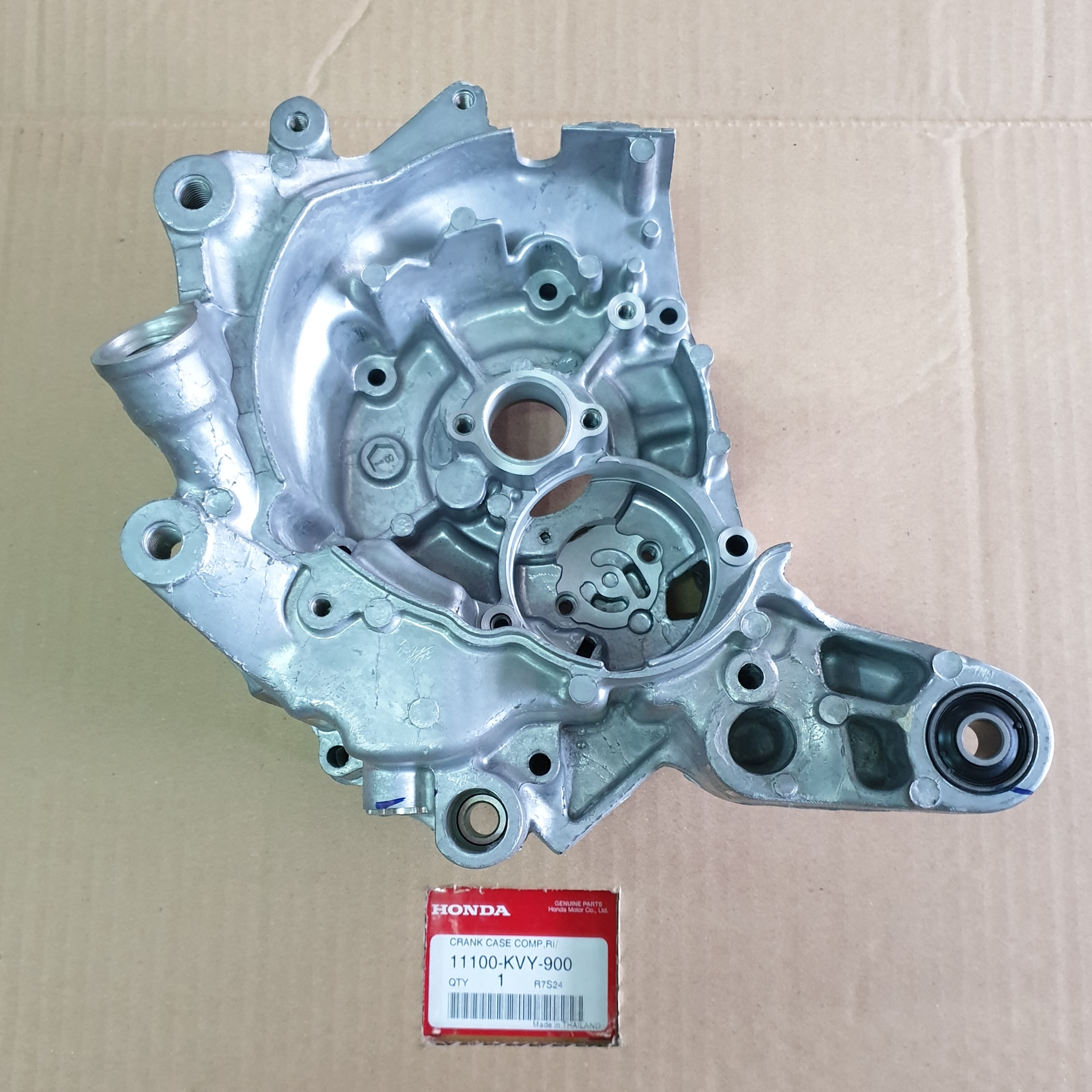 เรือนเครื่องยนต์ด้านขวา ICON/สกุ๊บปี้ไอ(ตัวแรก)