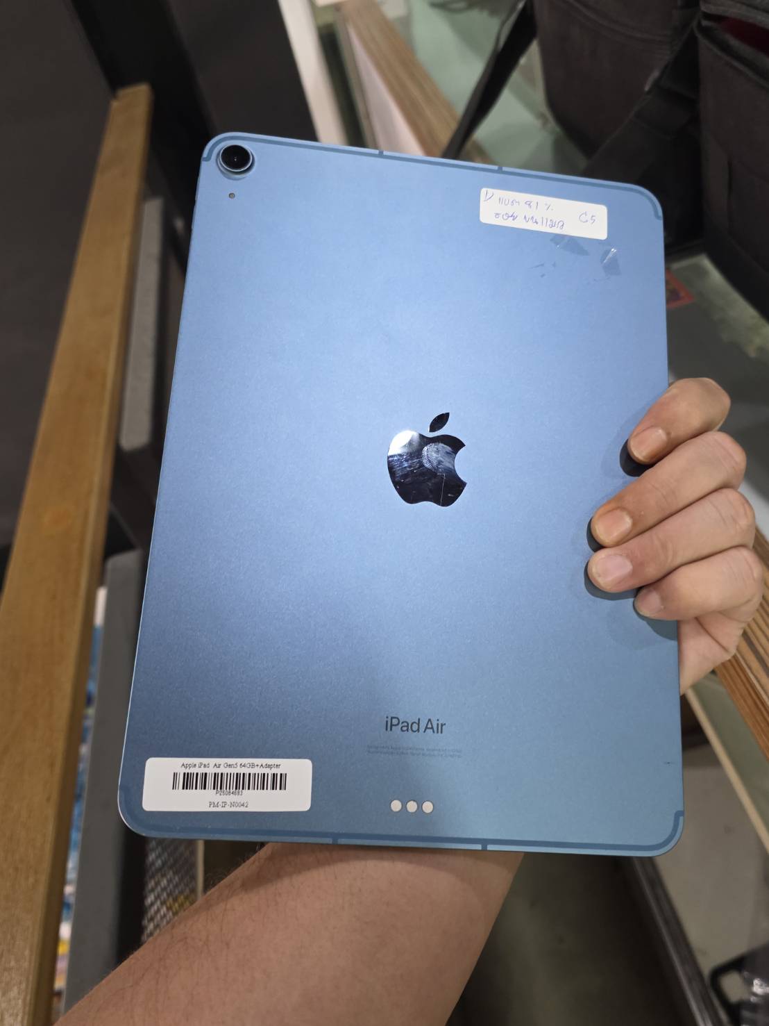 Apple iPad Air Gen5 64GB+Adapter แบต 81%